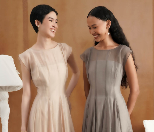 DRESSES