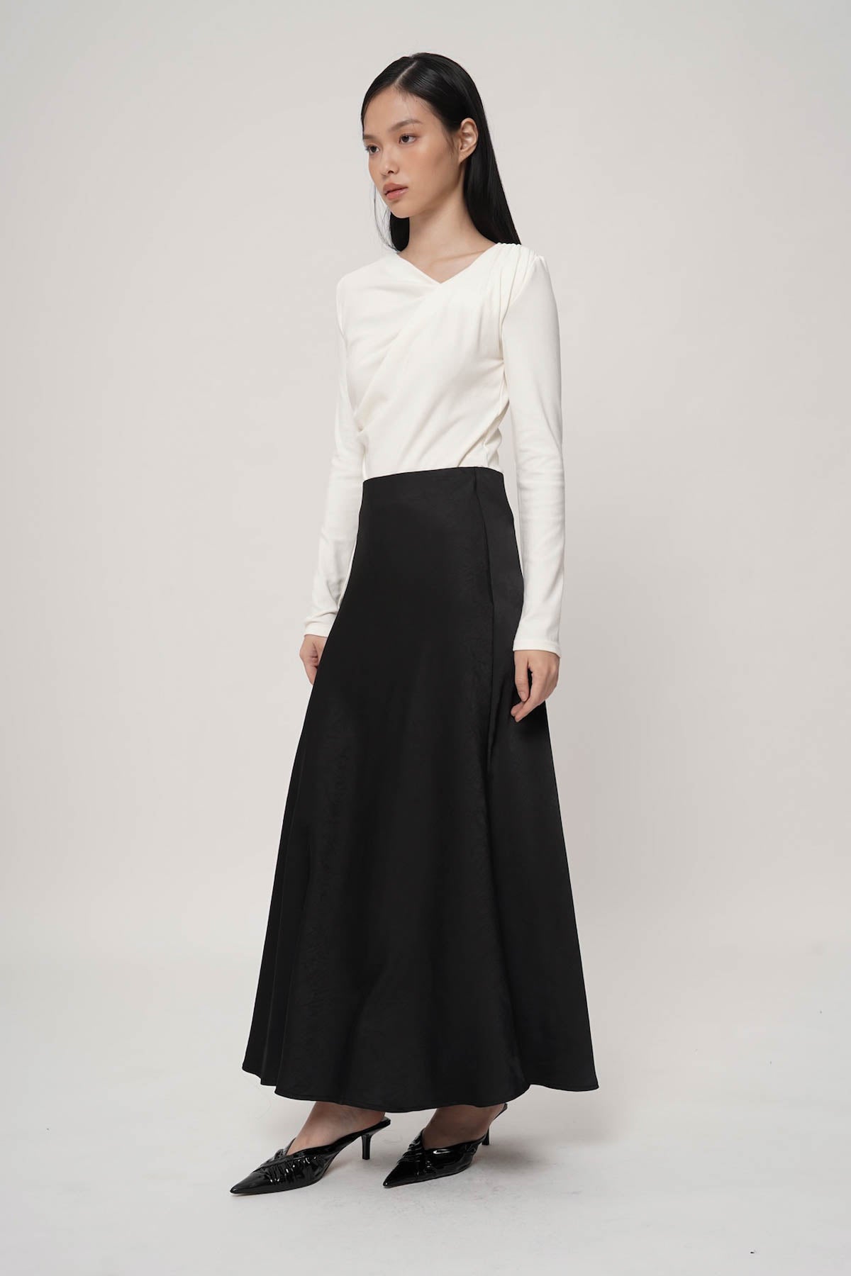 Shiho Midi Skirt In Black