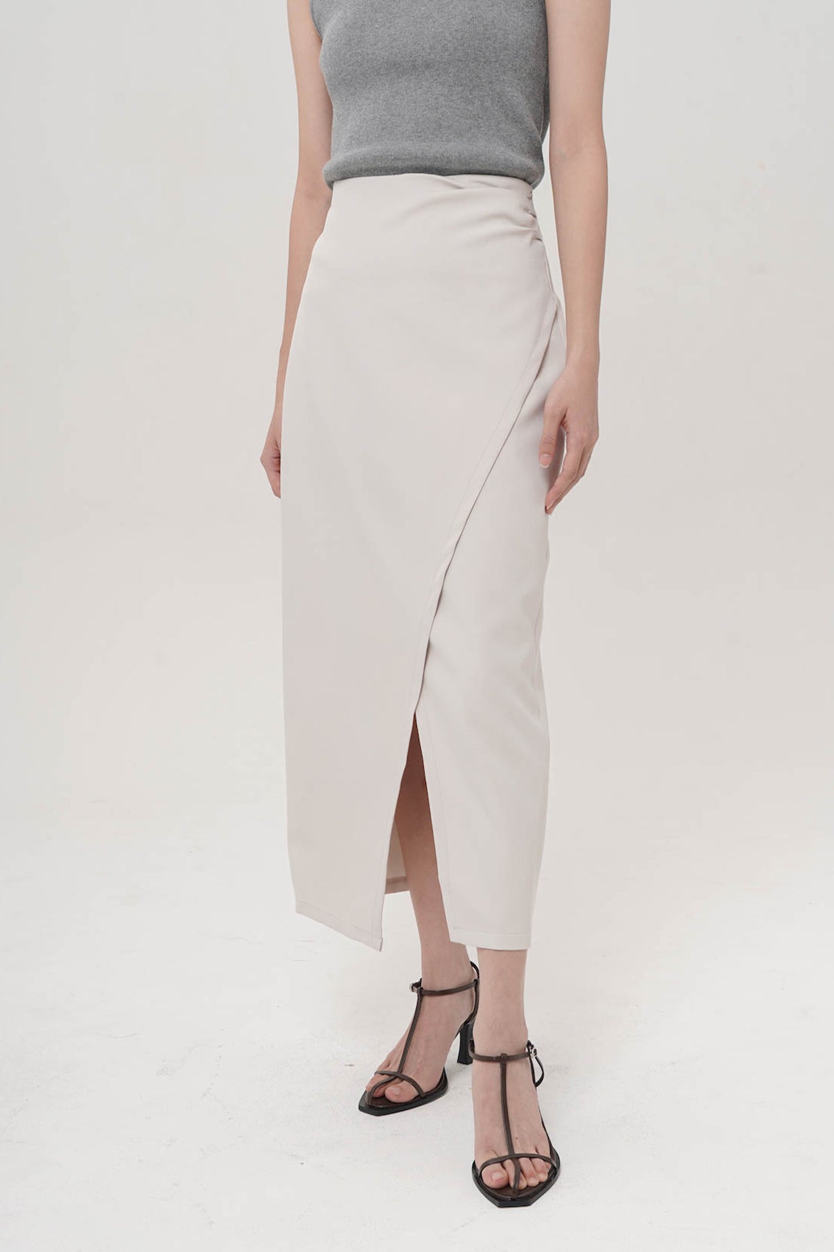 Zamora Midi Skirt In White-Sage