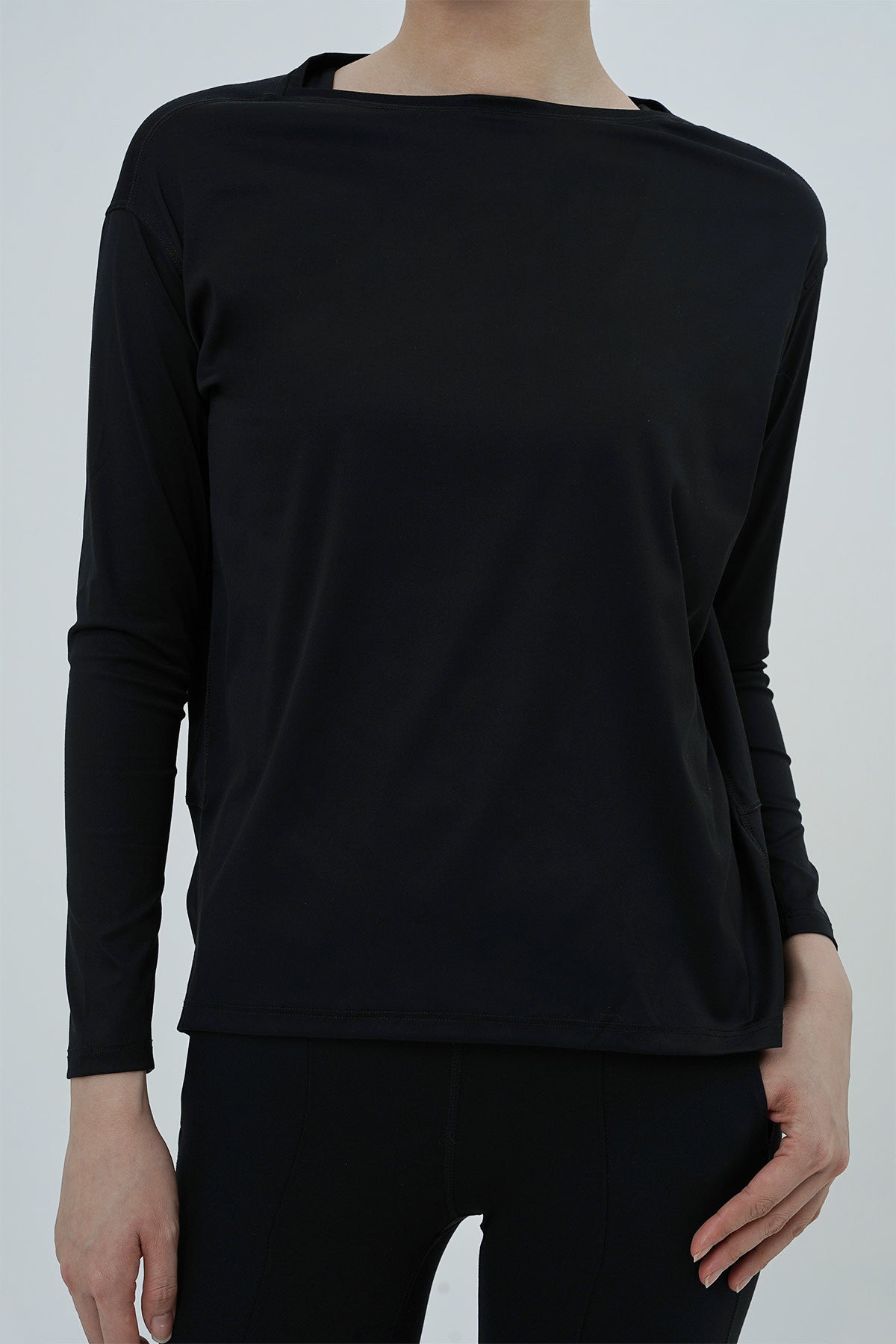 Cove Long Sleeve Top in Black