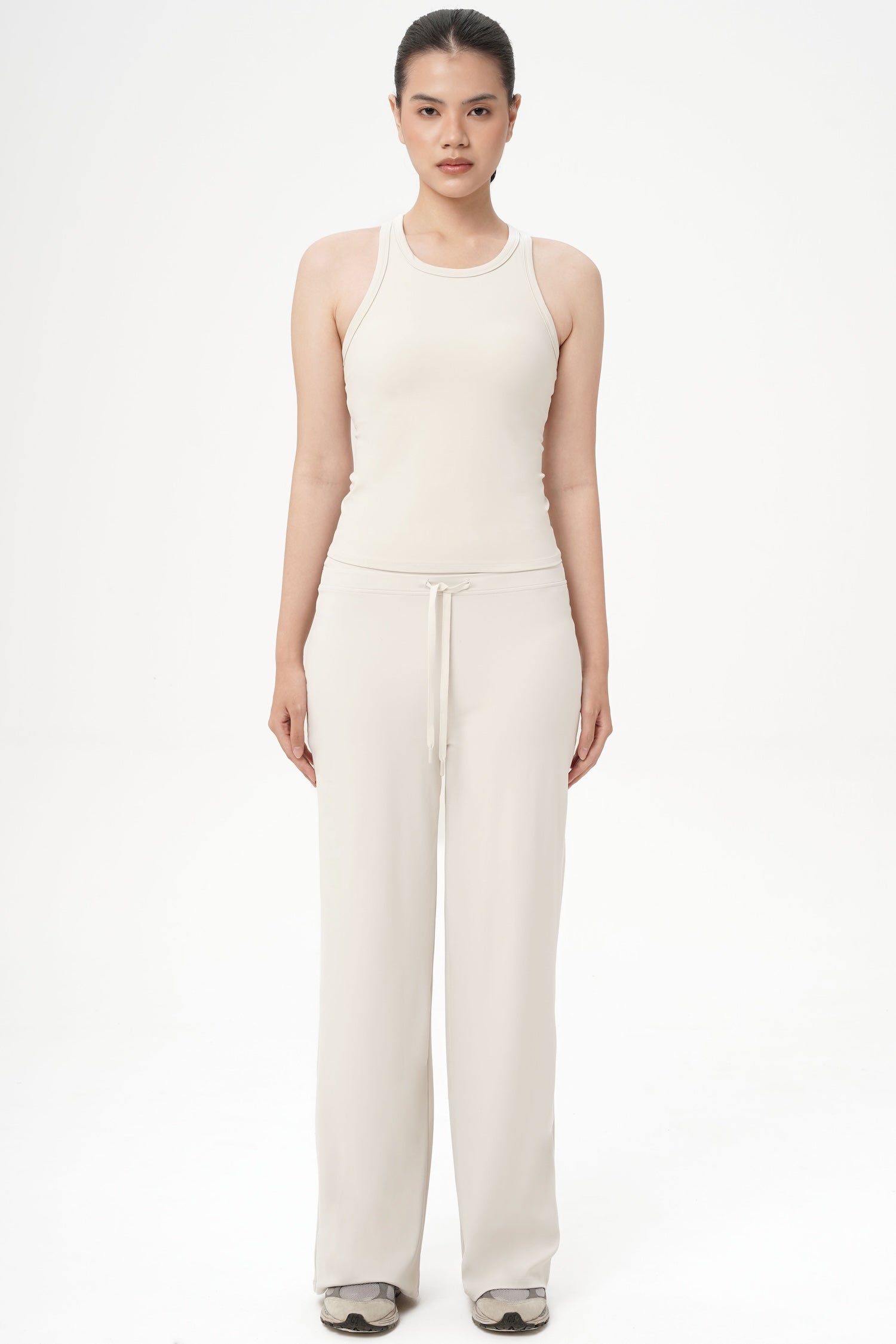 Curve Jogger in Eggshell