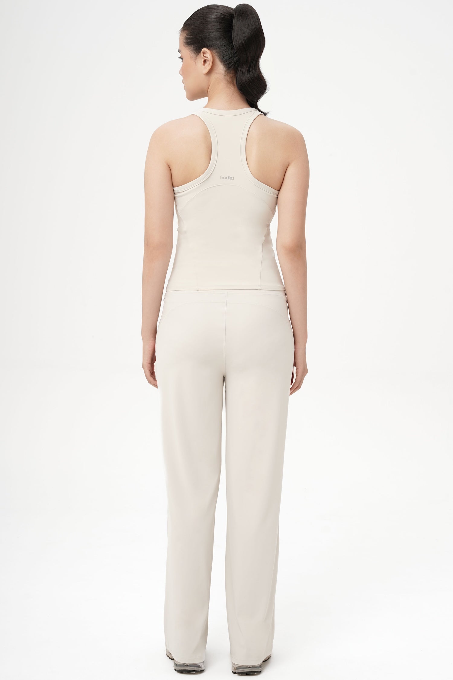 Curve Jogger in Eggshell