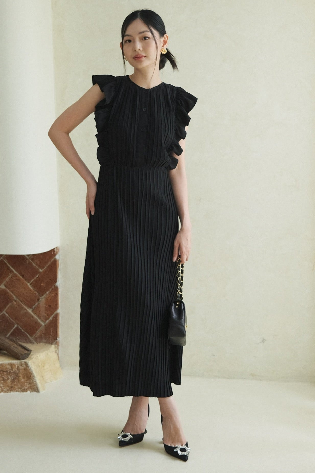 Sienna Pleats Dress In Black