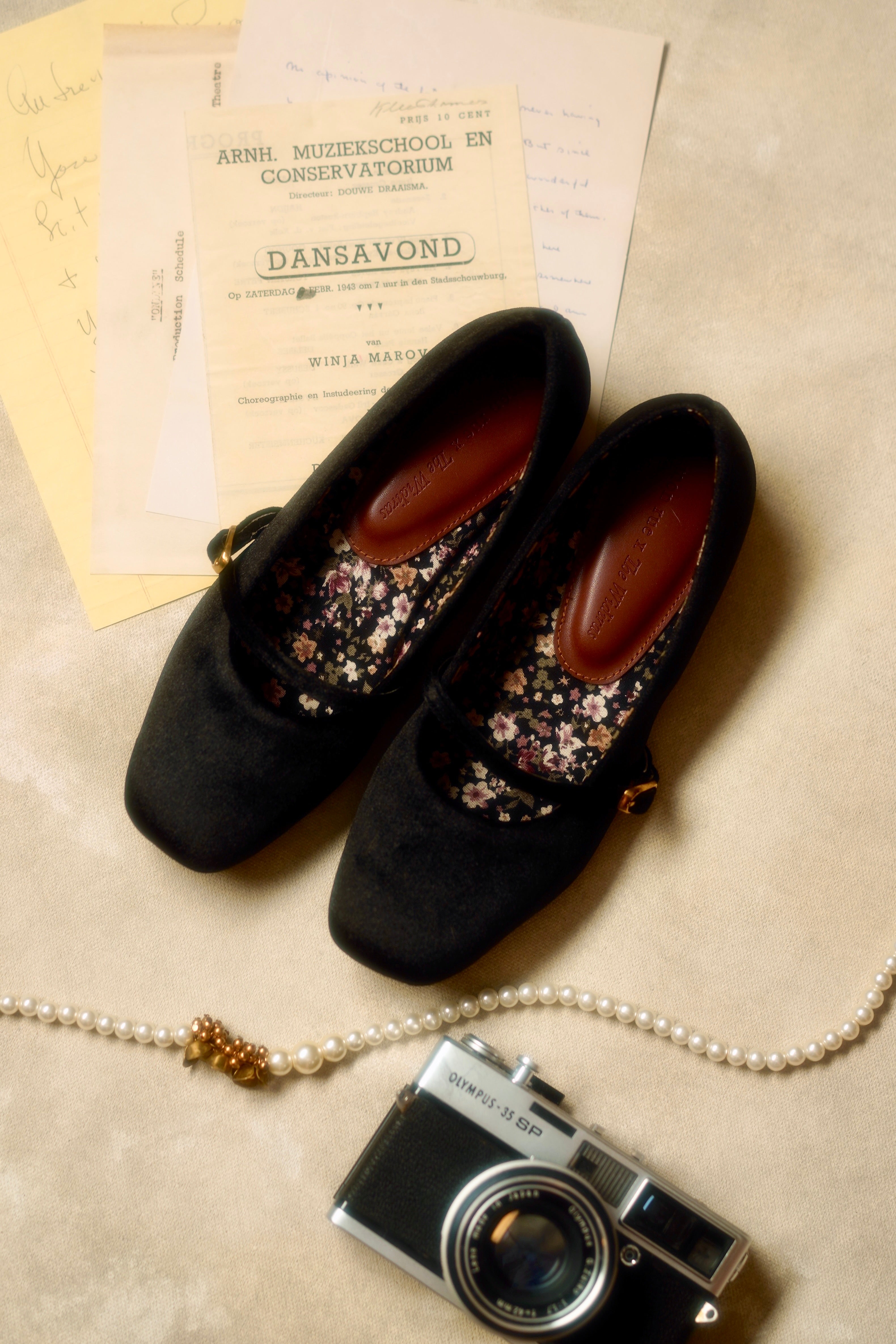 Mary Jane Flats in Black