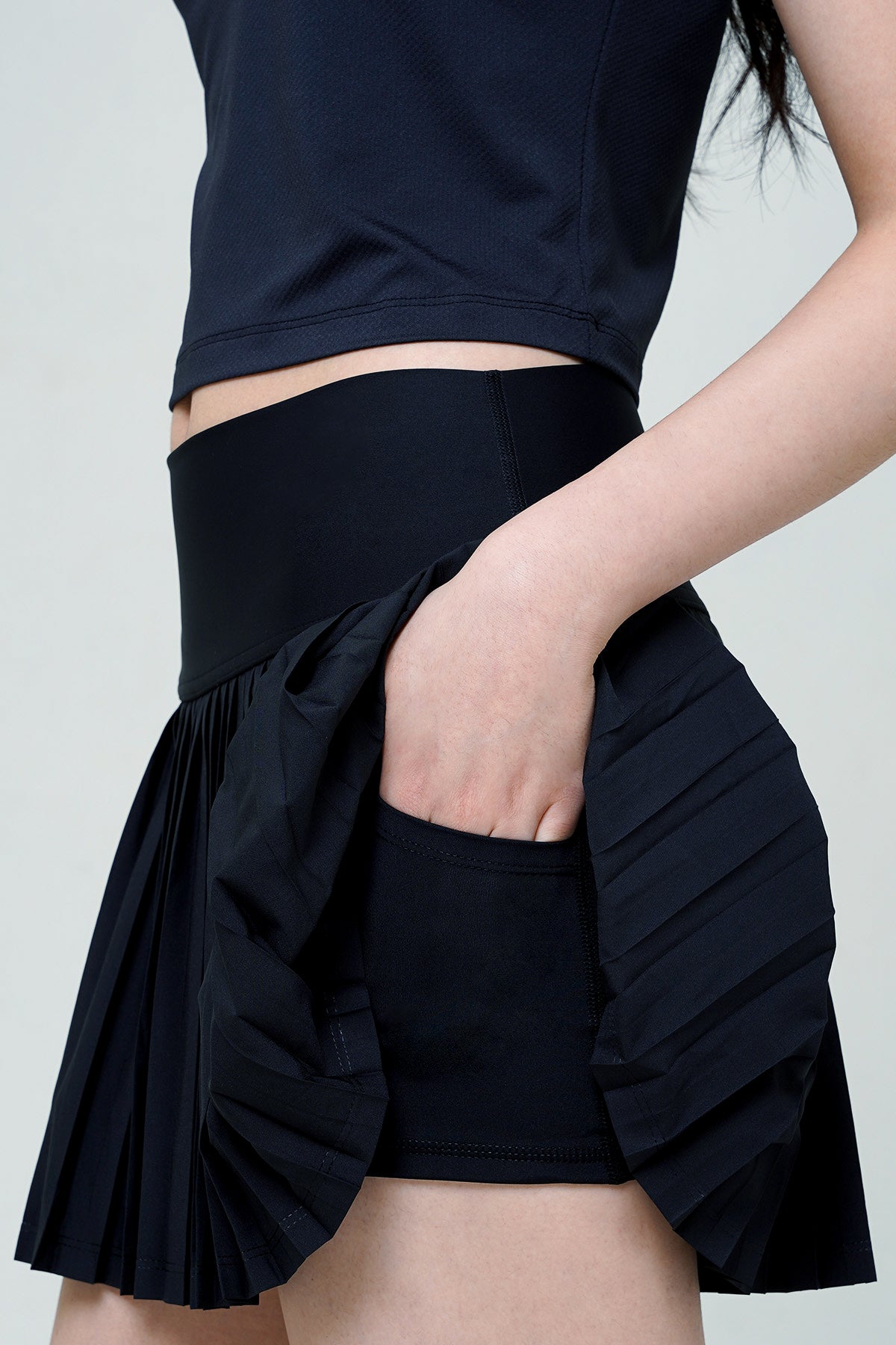 Lavish Pleated Tennis Skirt in Black