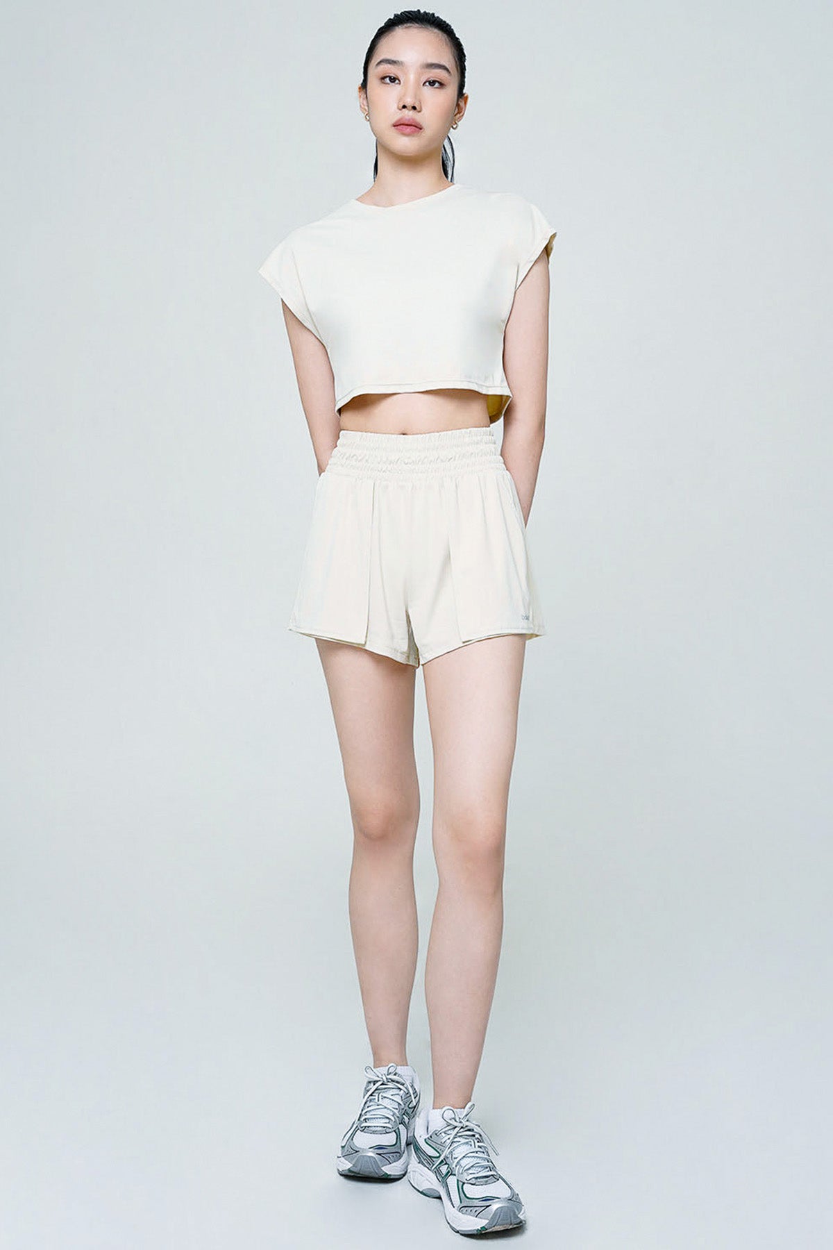 Restful Short in Beige