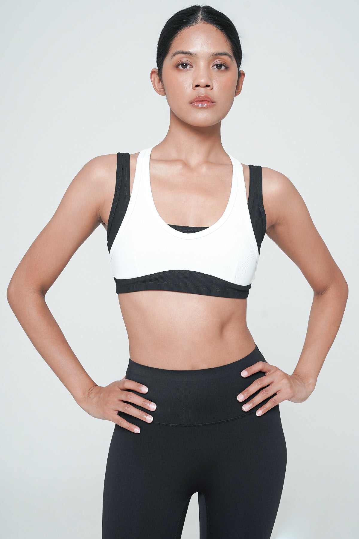 Lateral BW Contrast Bra