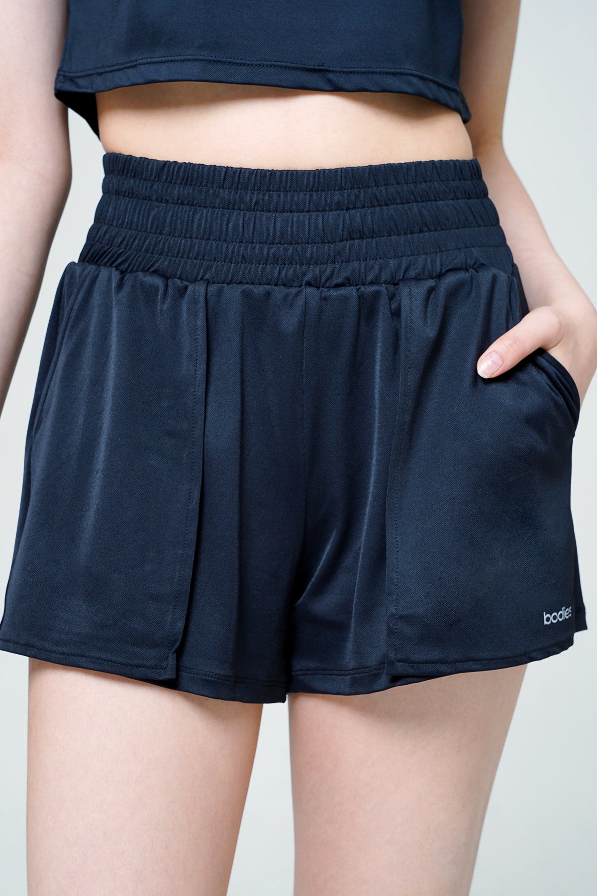 Restful Short in Black