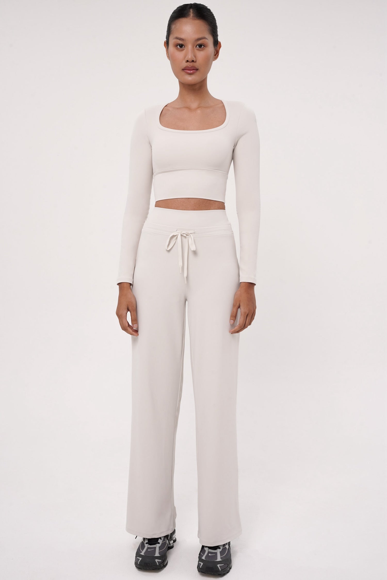 Curve Jogger in Eggshell