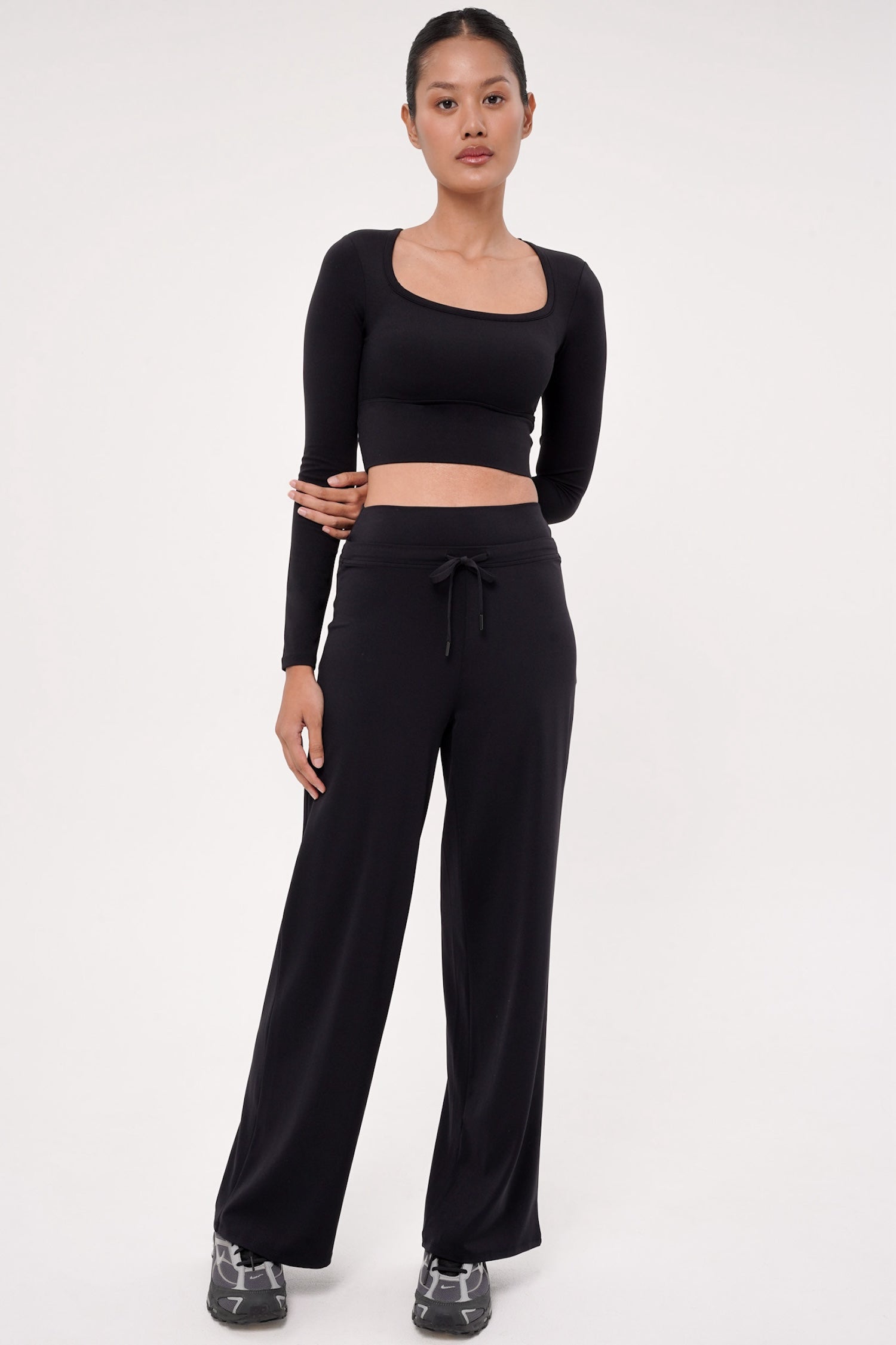 Curve Jogger in Black