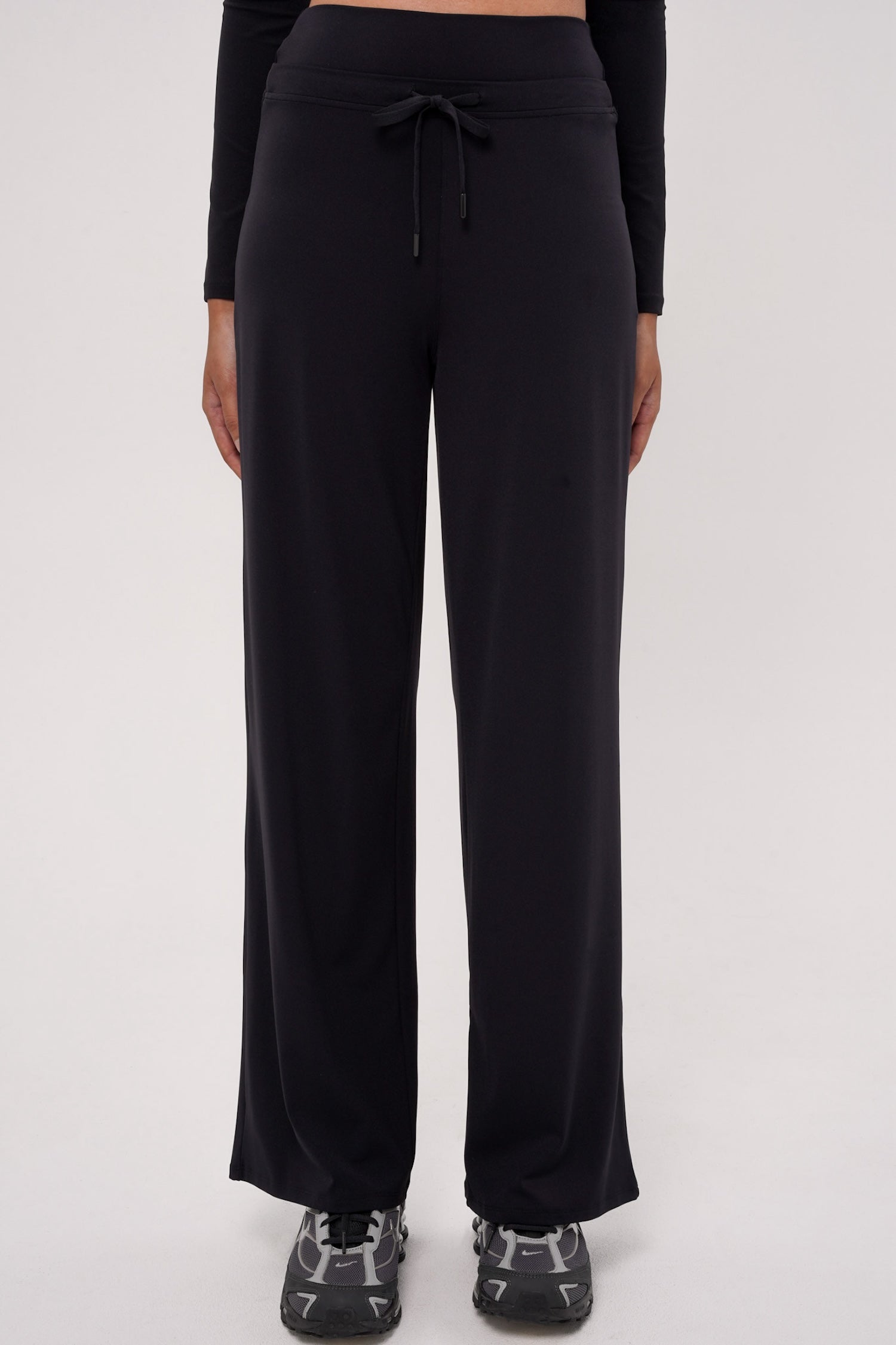 Curve Jogger in Black