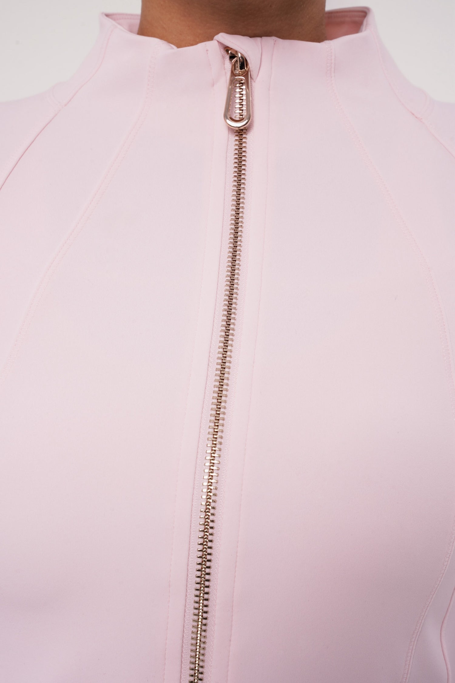 Form-Fit Cropped Jacket in Blossom