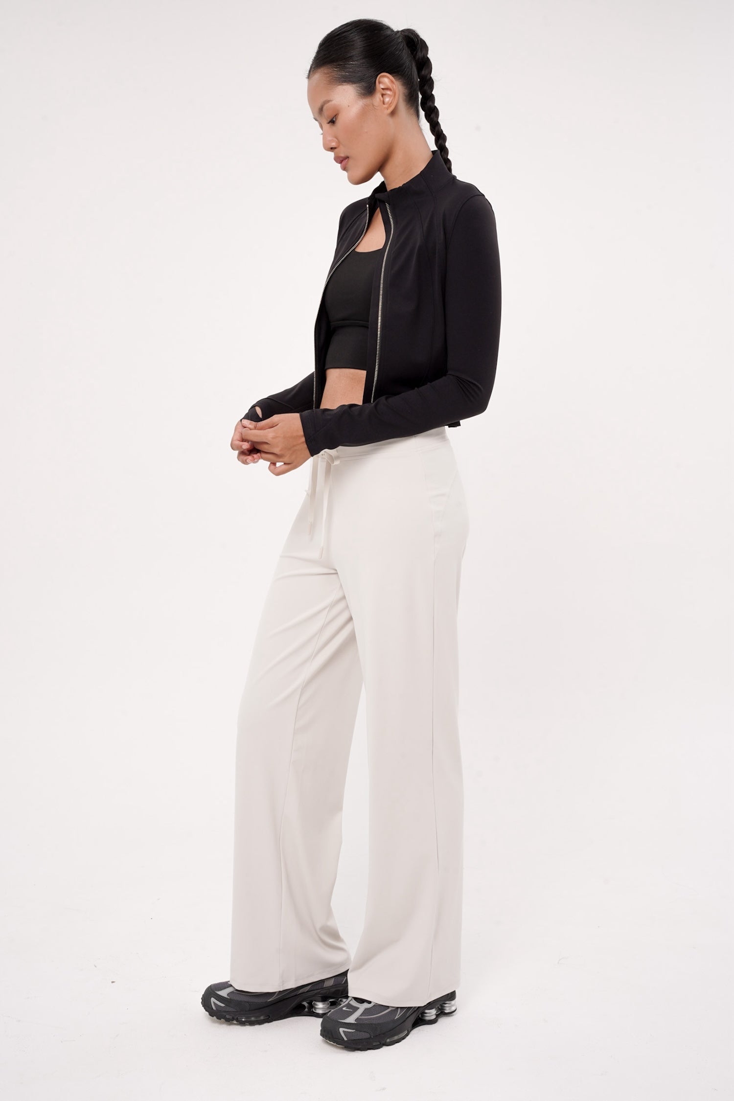 Form-Fit Cropped Jacket in Black