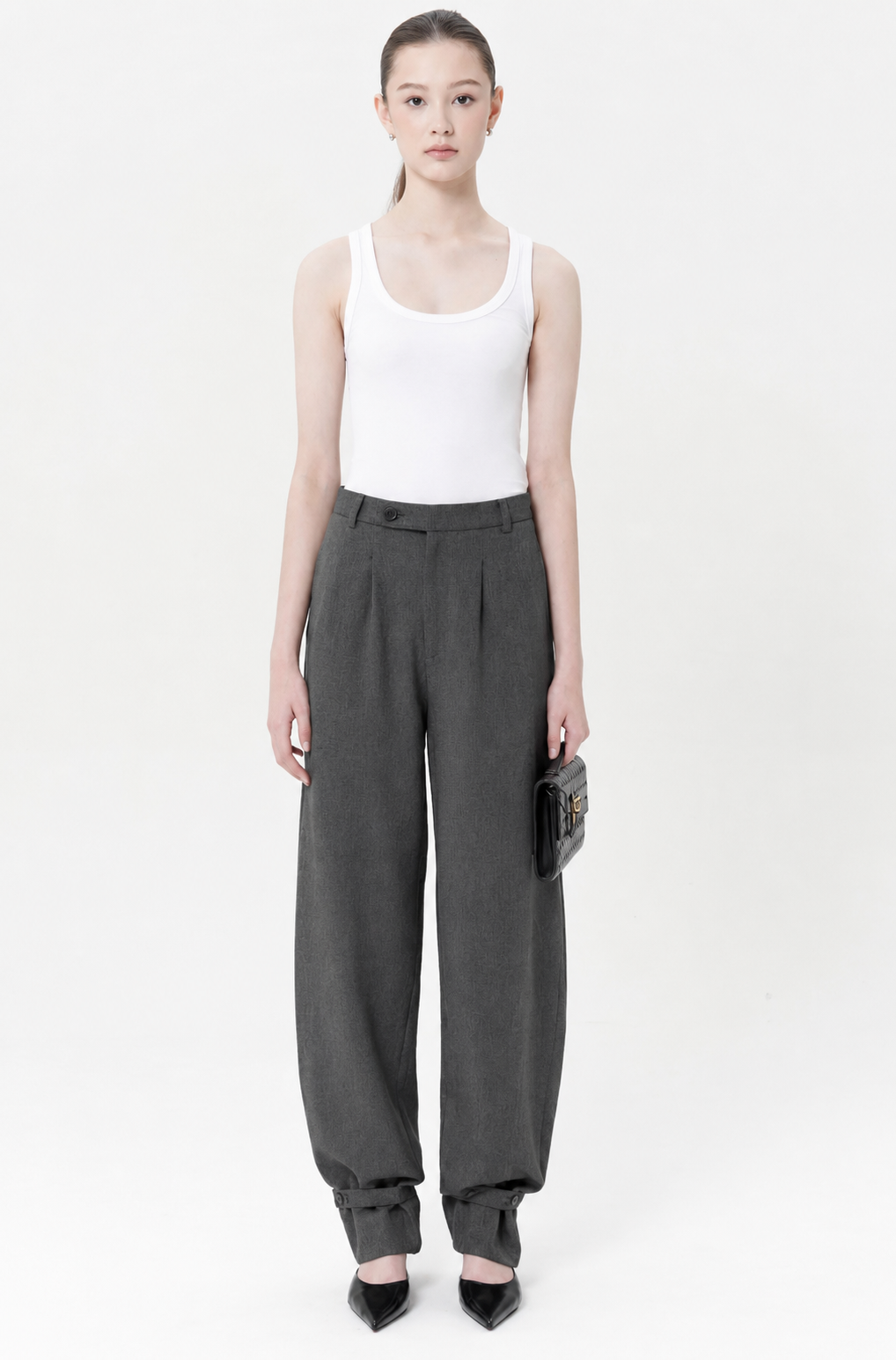 Linden Barrel Trousers In Dark Grey