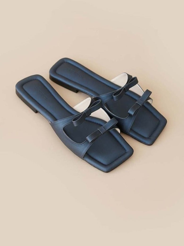 Tracy Sandals In Navy (2 Left)