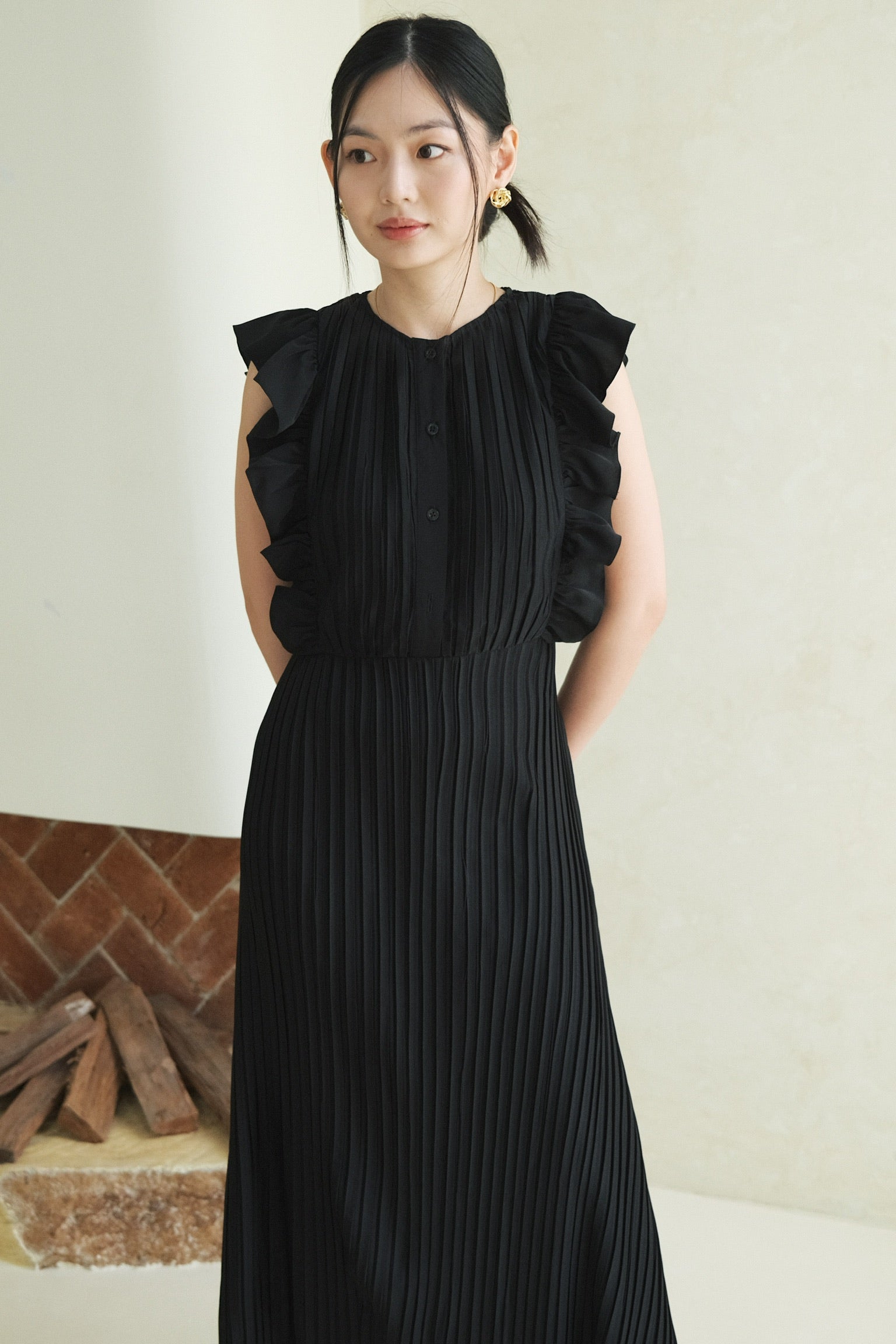 Sienna Pleats Dress In Black