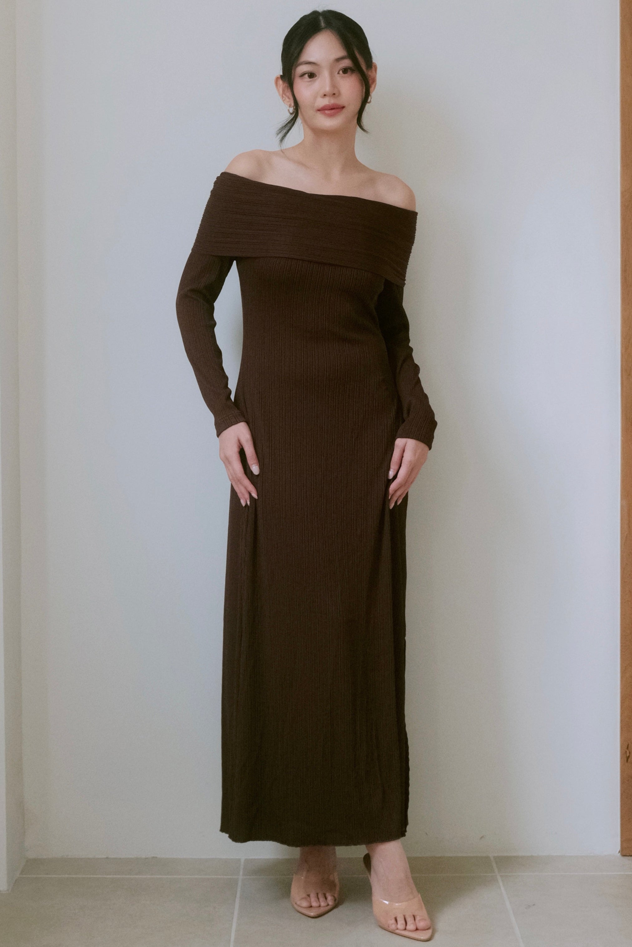 Iris Pleats Knit Dress in Truffle