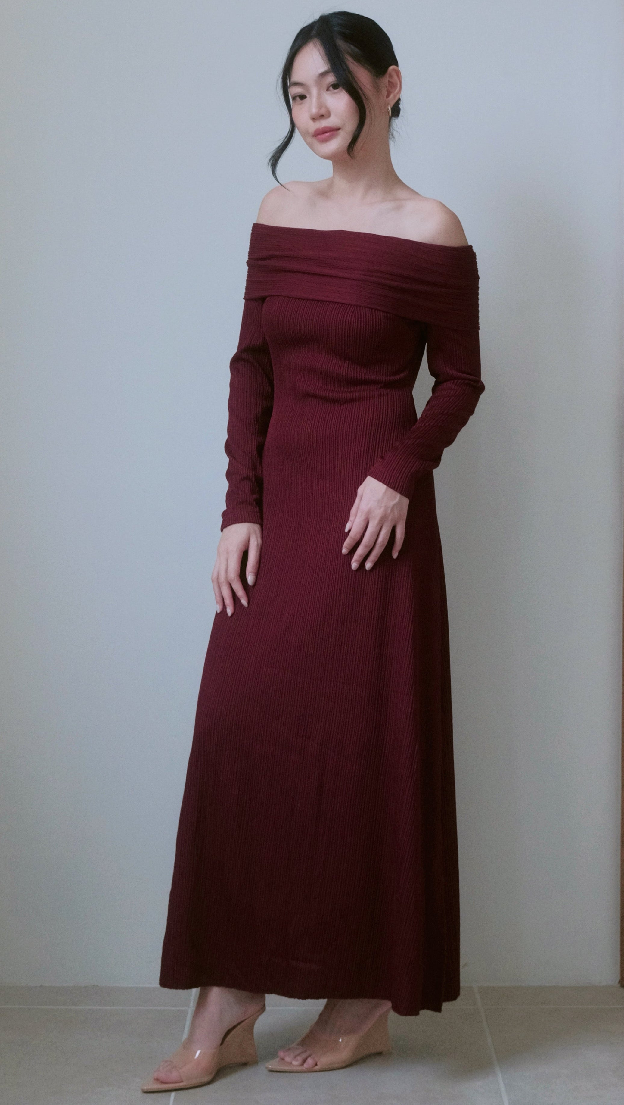 Iris Pleats Knit Dress in Wine