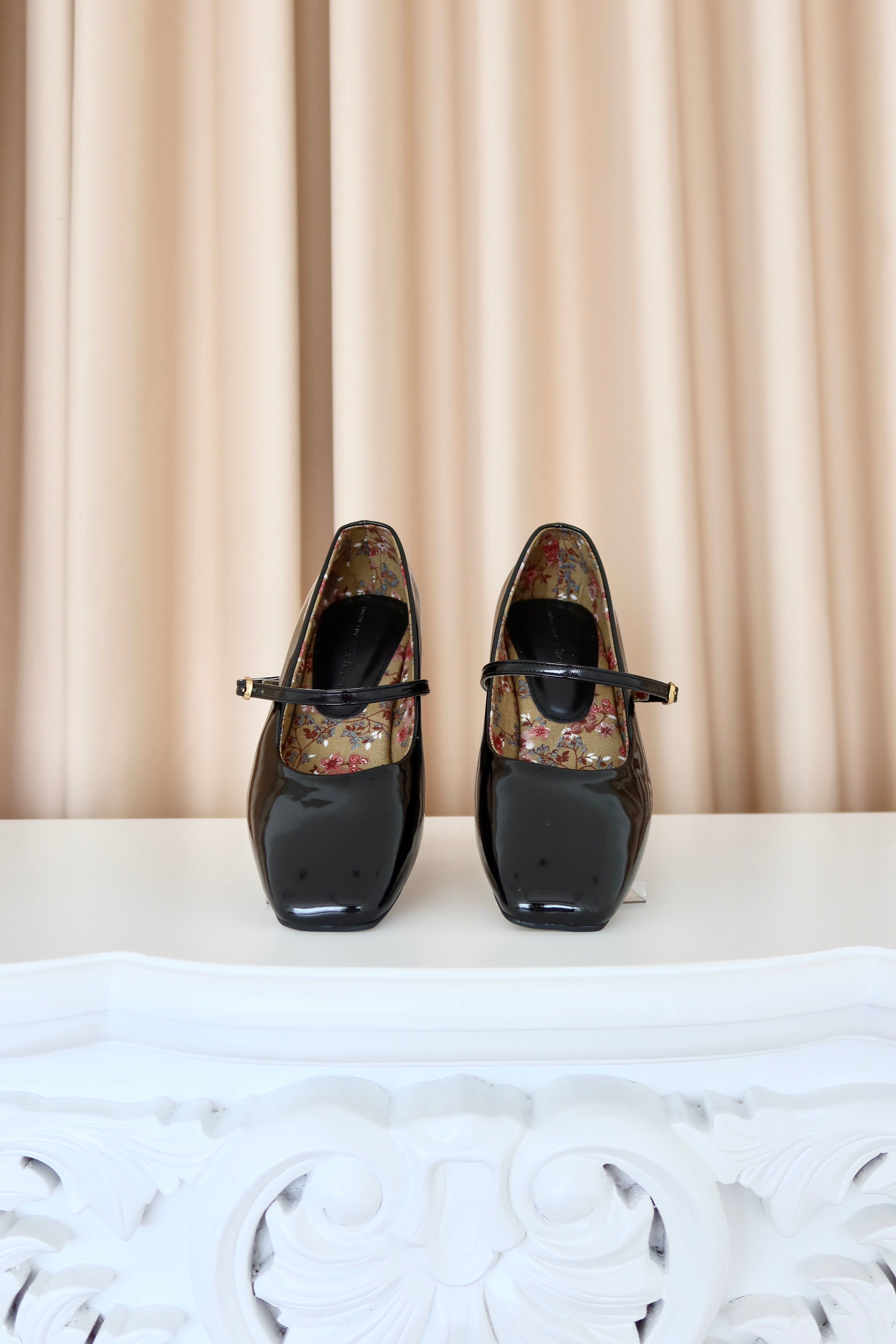 Mary Jane Heels in Black Gloss