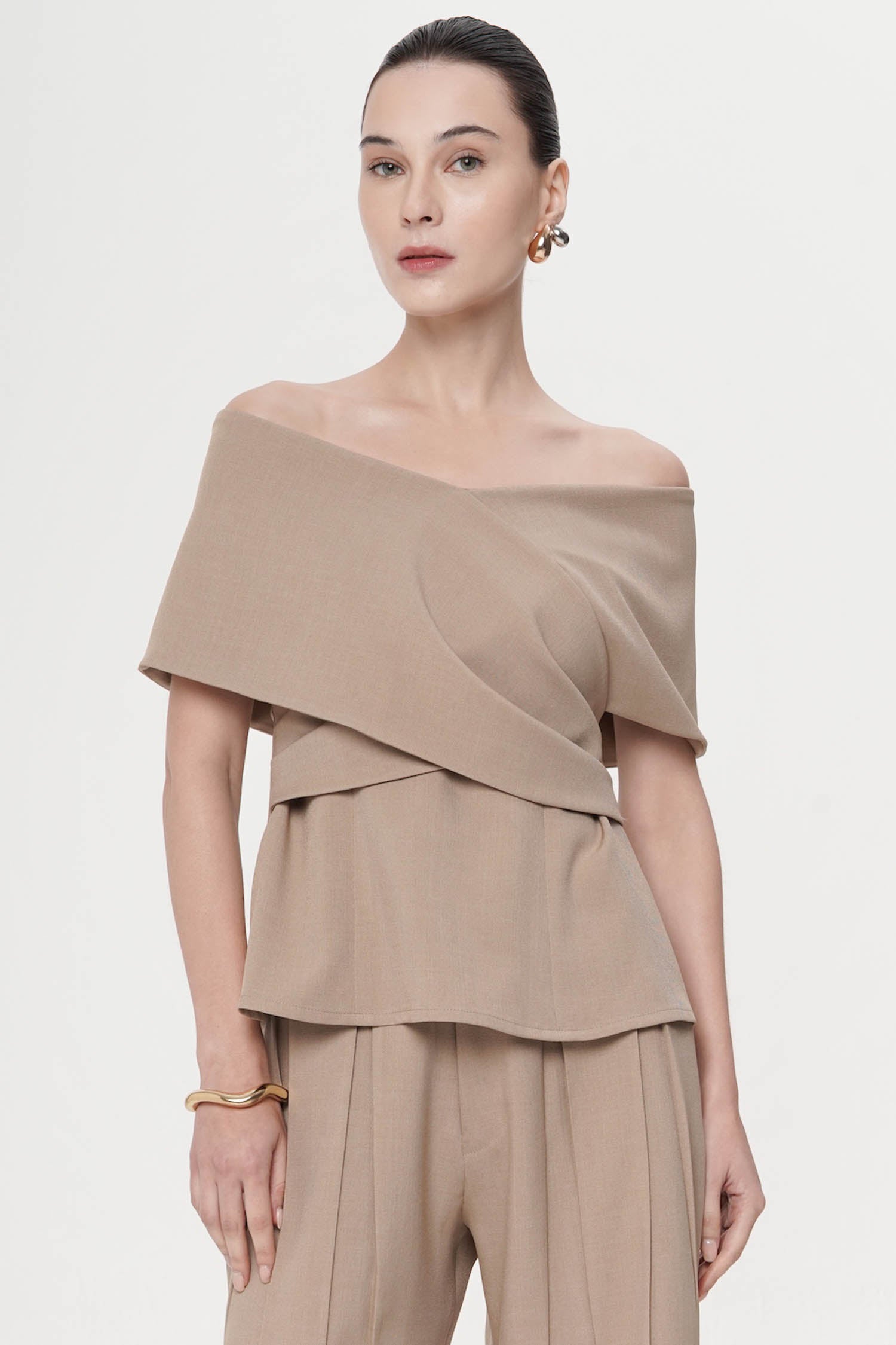 Garavani Off-shoulder Top In Taupe