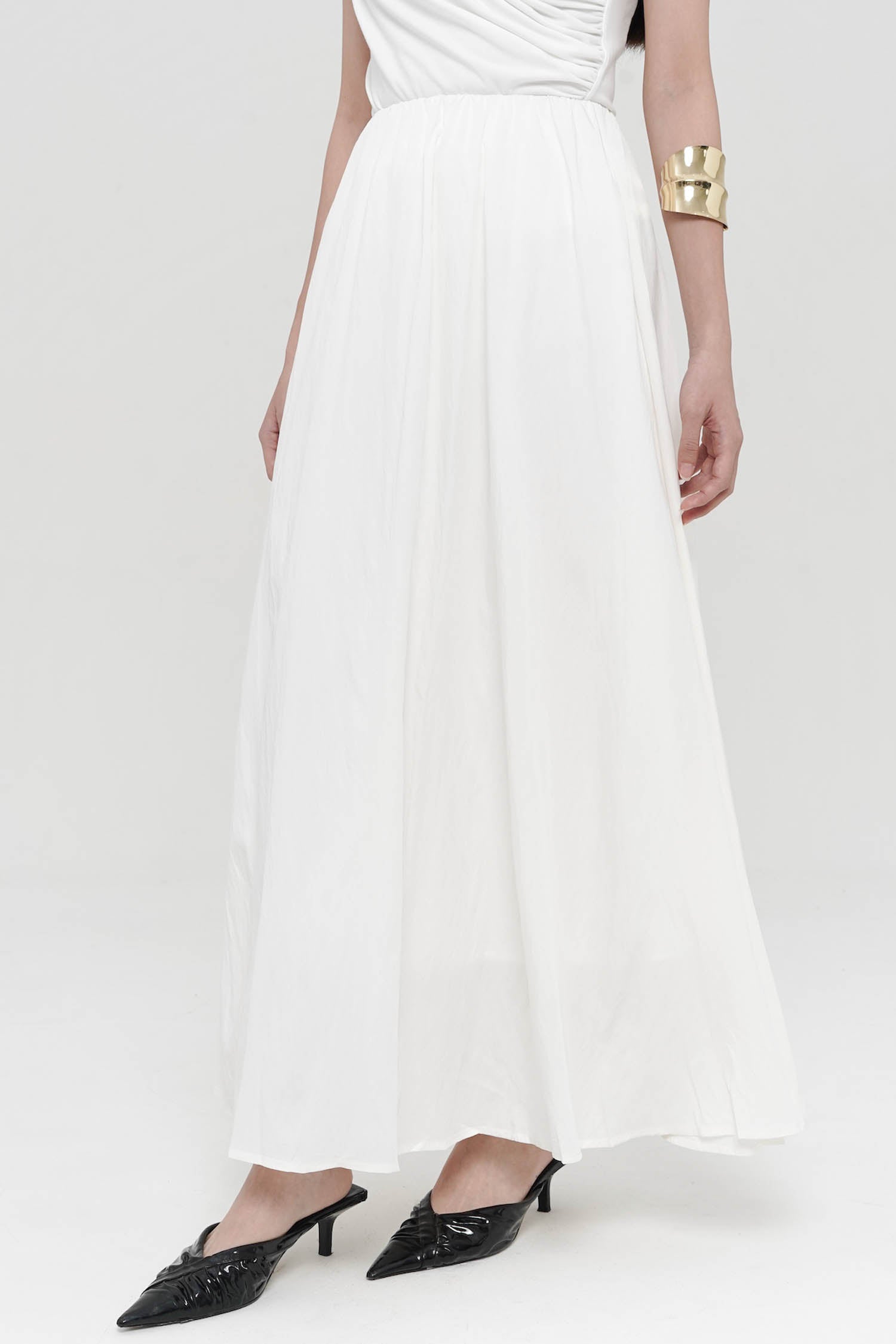 Nawon Midi Skirt In White