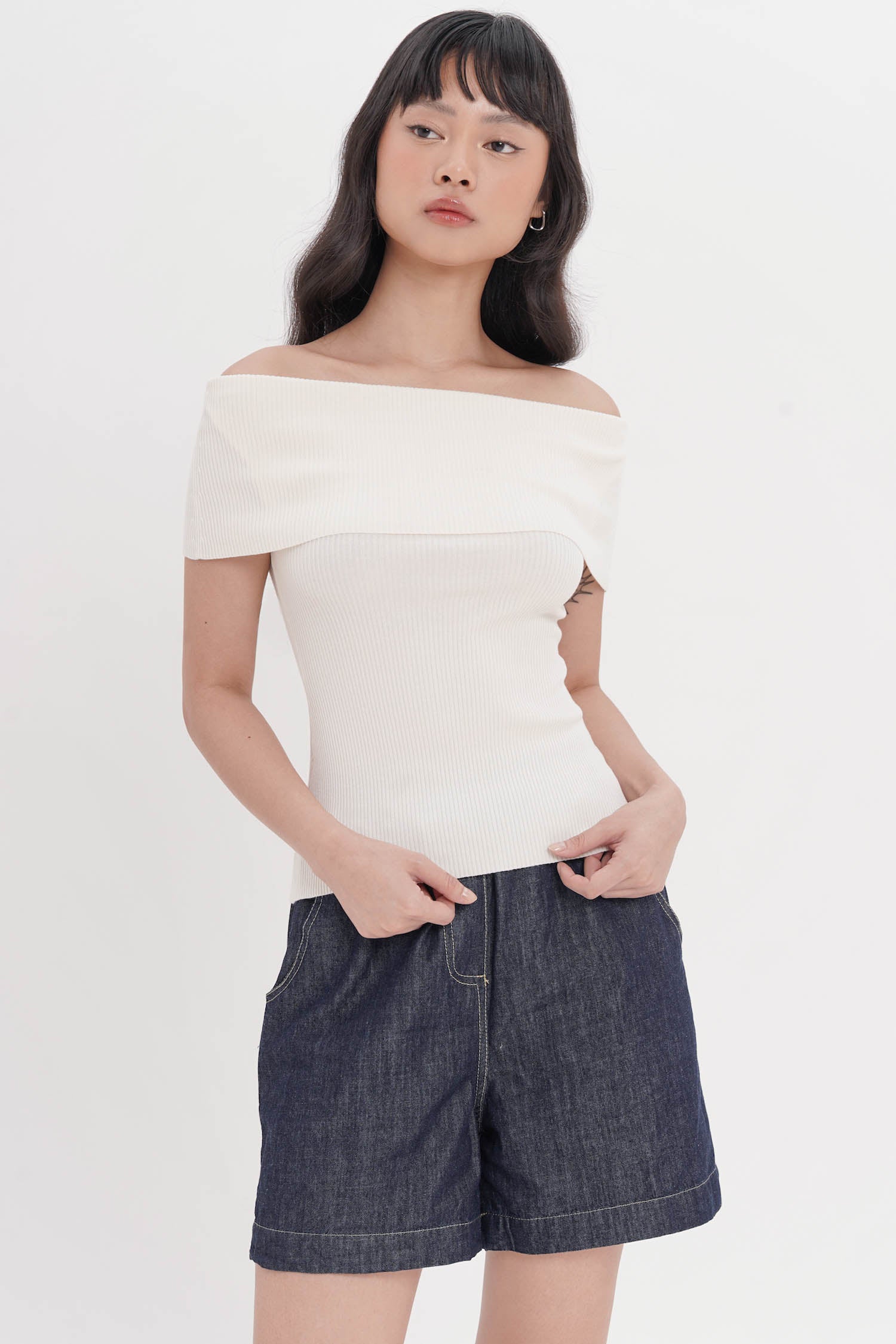 Joetta Off Shoulder Top In Creme