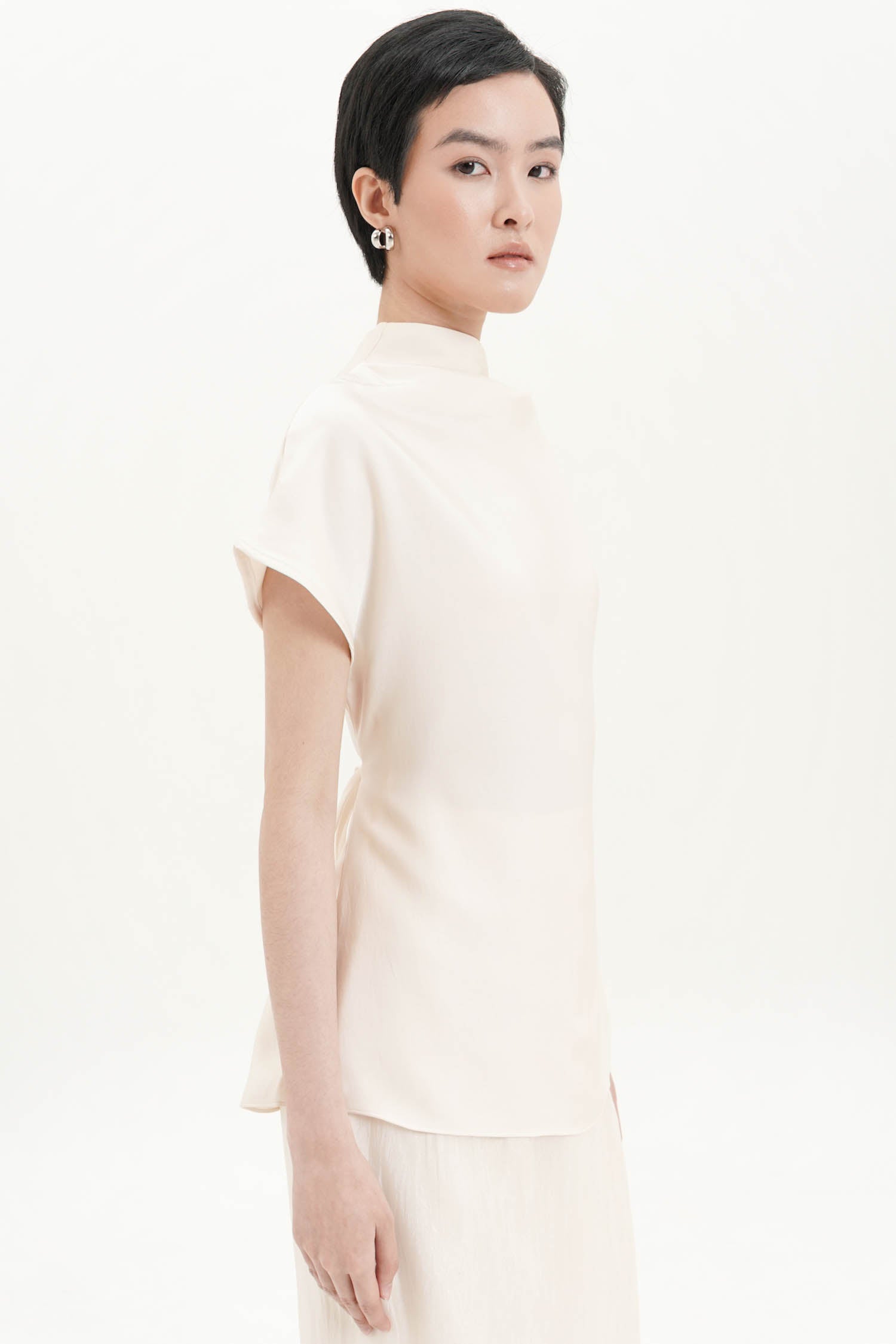 Salomi Drape Blouse In Porcelain