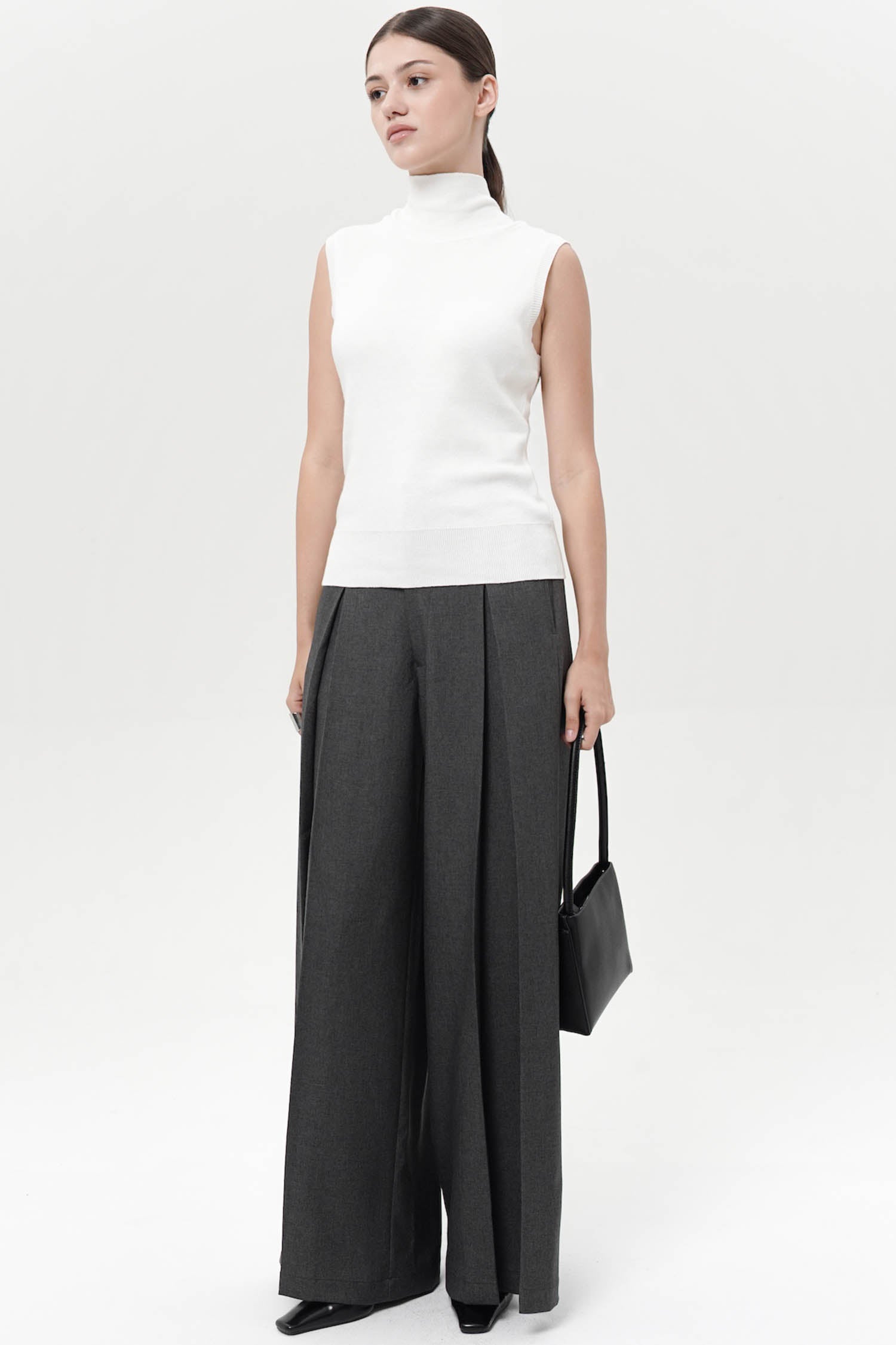 Veloura Shawl Top In White