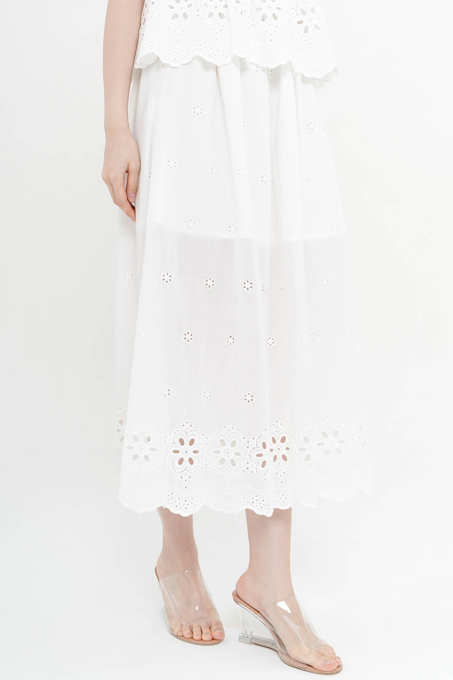 Nerina Embroidered Midi Skirt In White