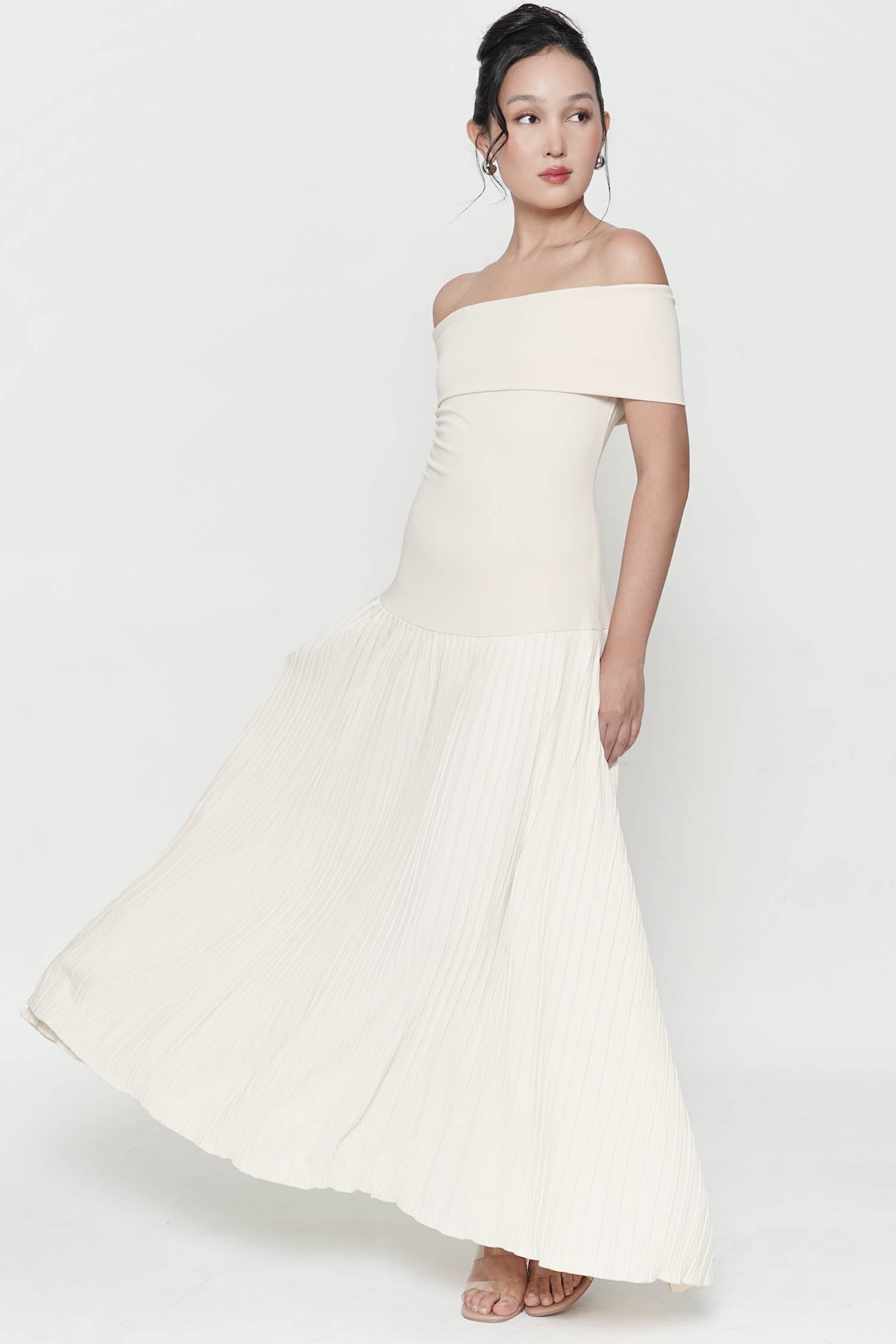 Quincy Dropwaist Pleats Dress In Creme