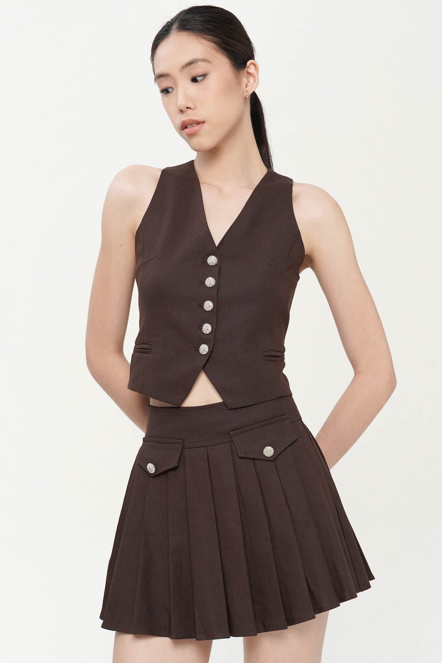 Kaelan Pleated Mini Skort In Espresso