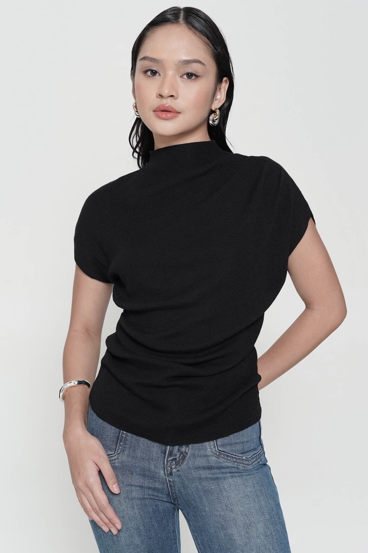 Honju Top In Black