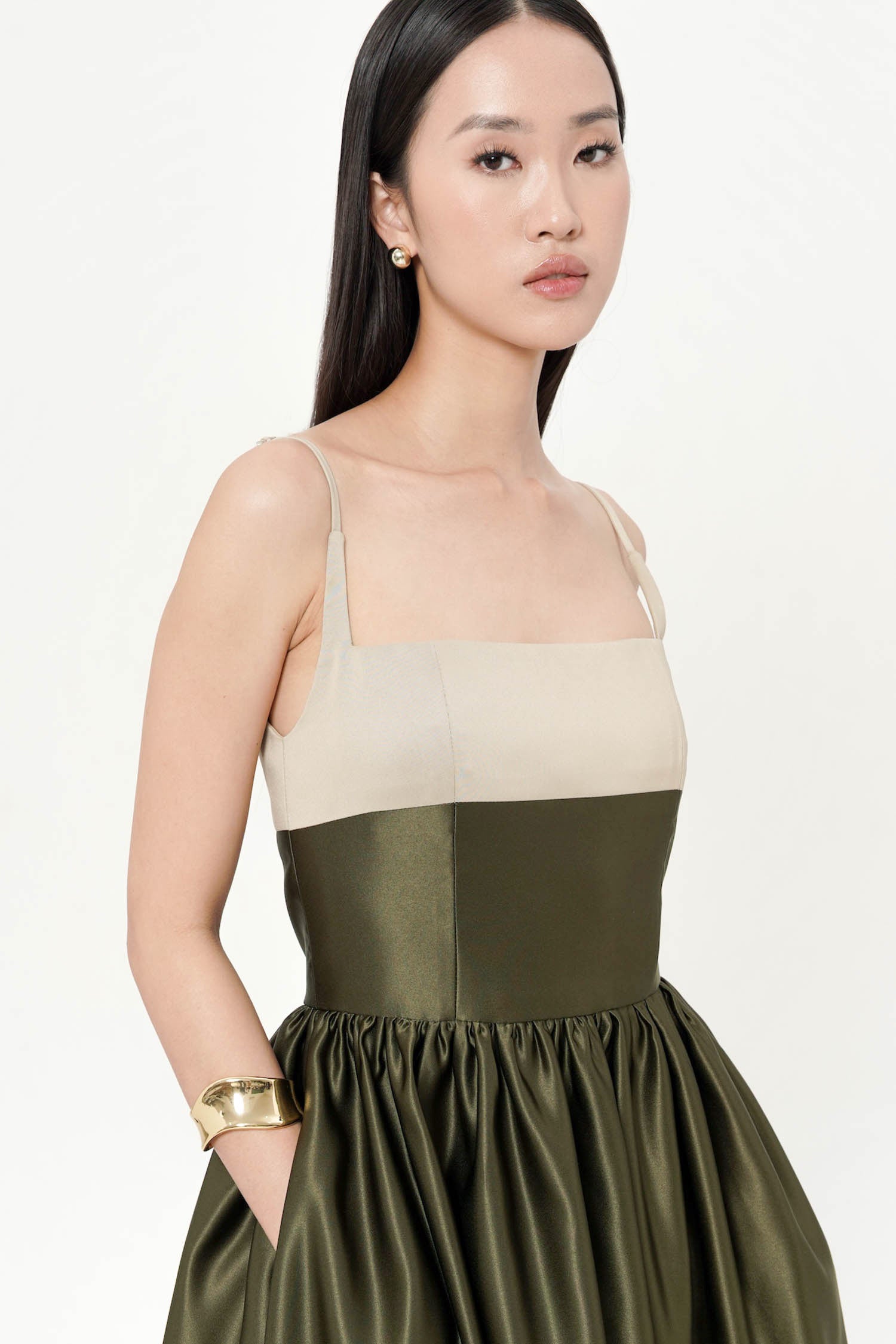 Twentyone Dress In Latte/Moss Green