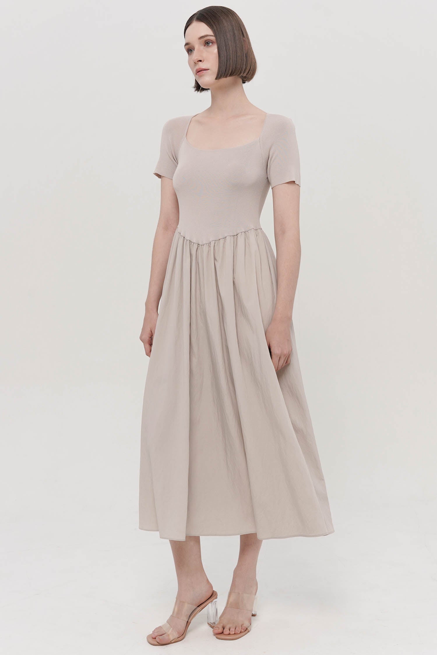 Iver Midi Dress In Light Grey