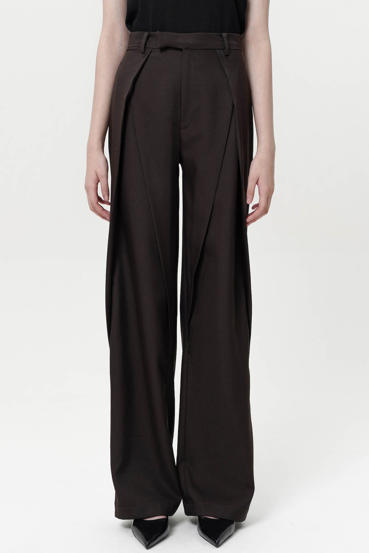 Eren Pleated Trousers In Espresso