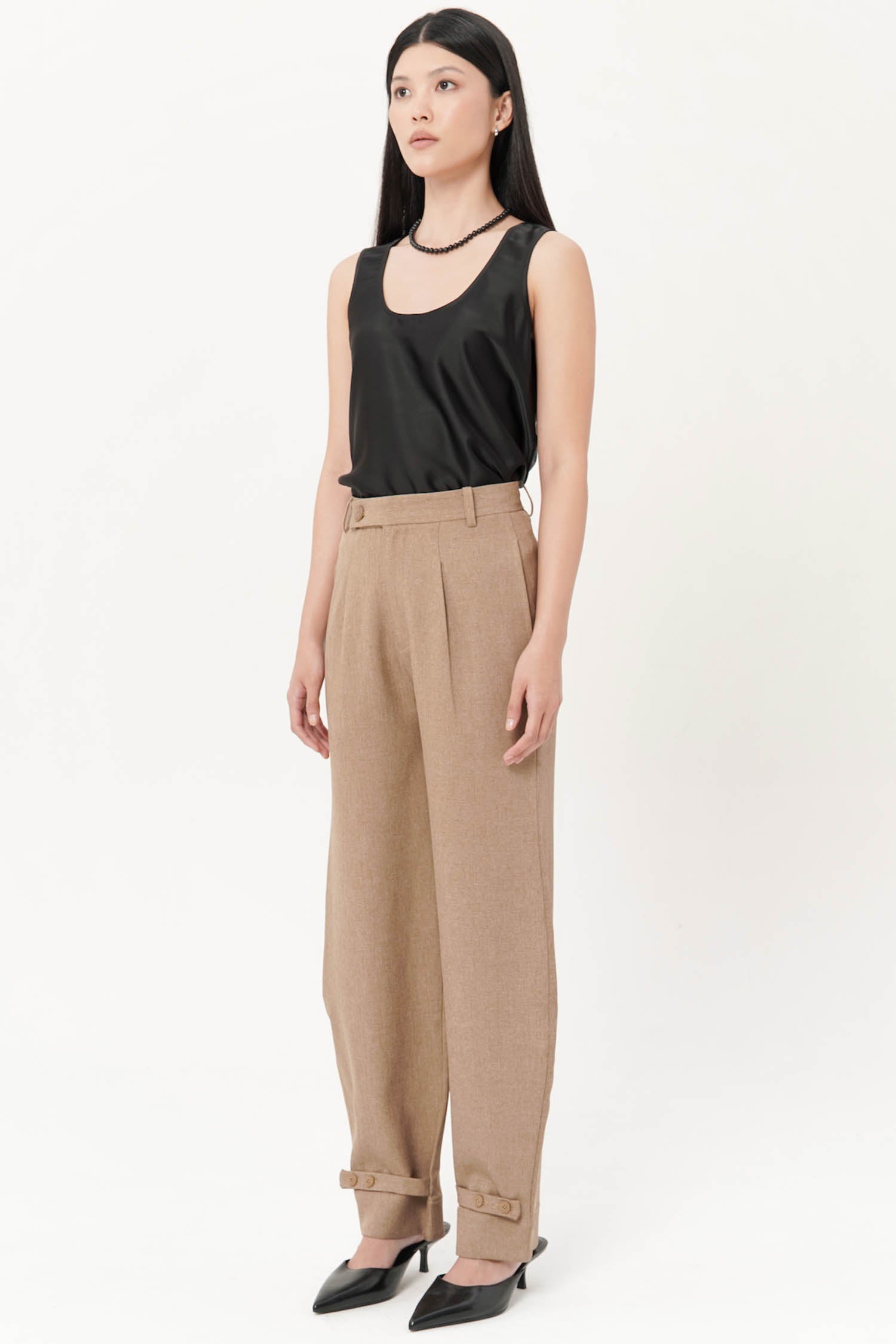 Linden Barrel Trousers In Latte