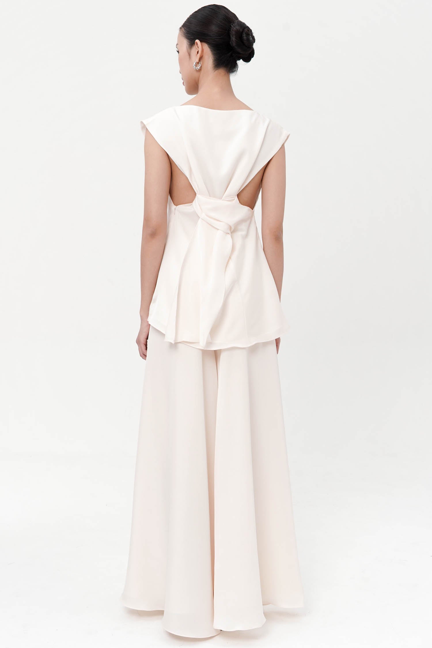 Ailsa Twist Back Top In Porcelain