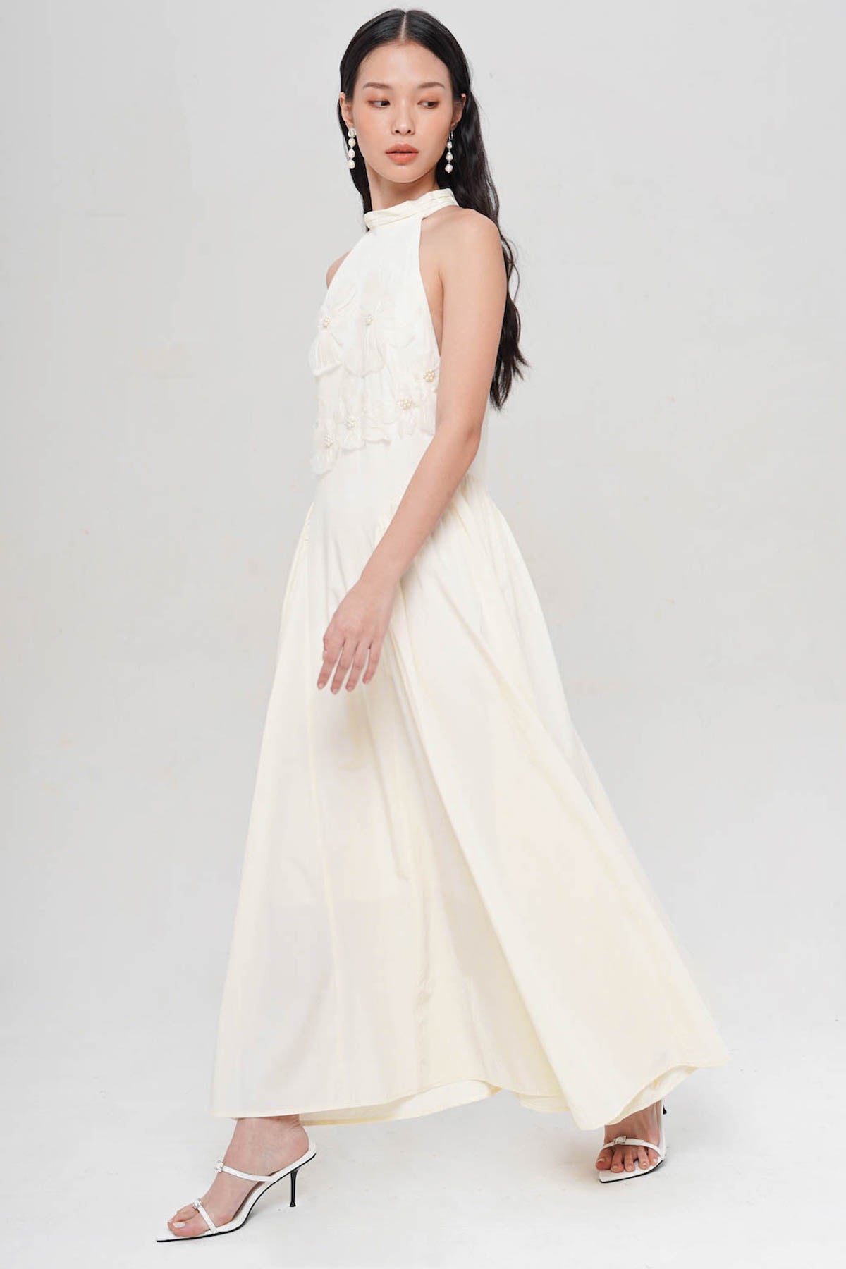 Reya Flora Appliquèd Maxi Dress In Broken White