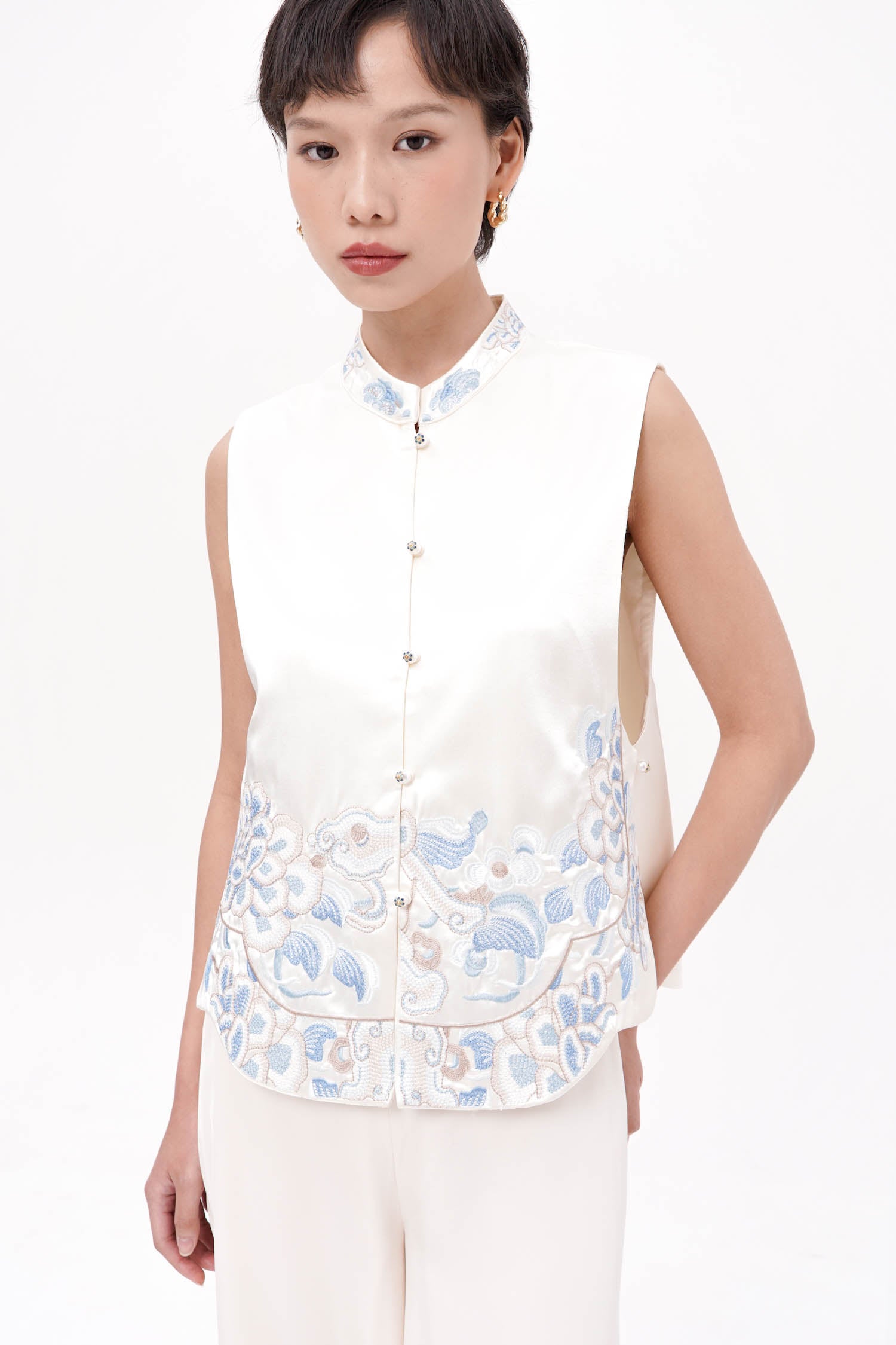 Ruhai Qipao Vest In White-Blue