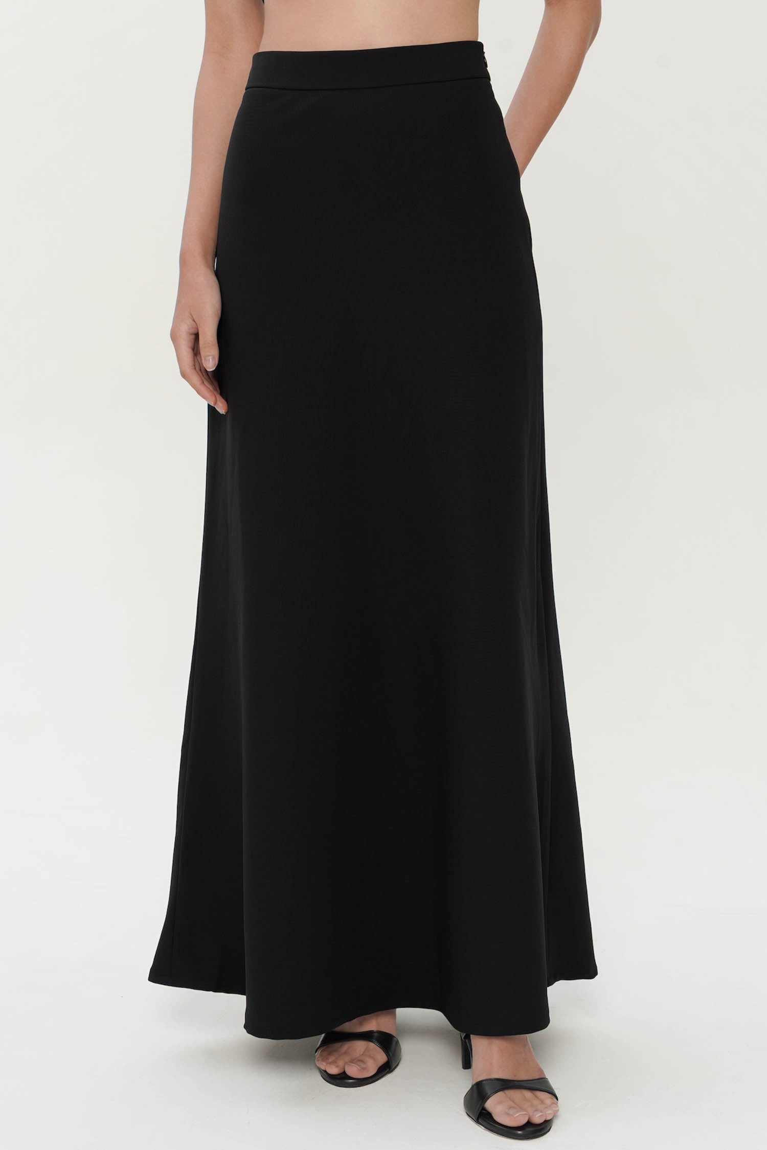 Bay Maxi Skirt In Black