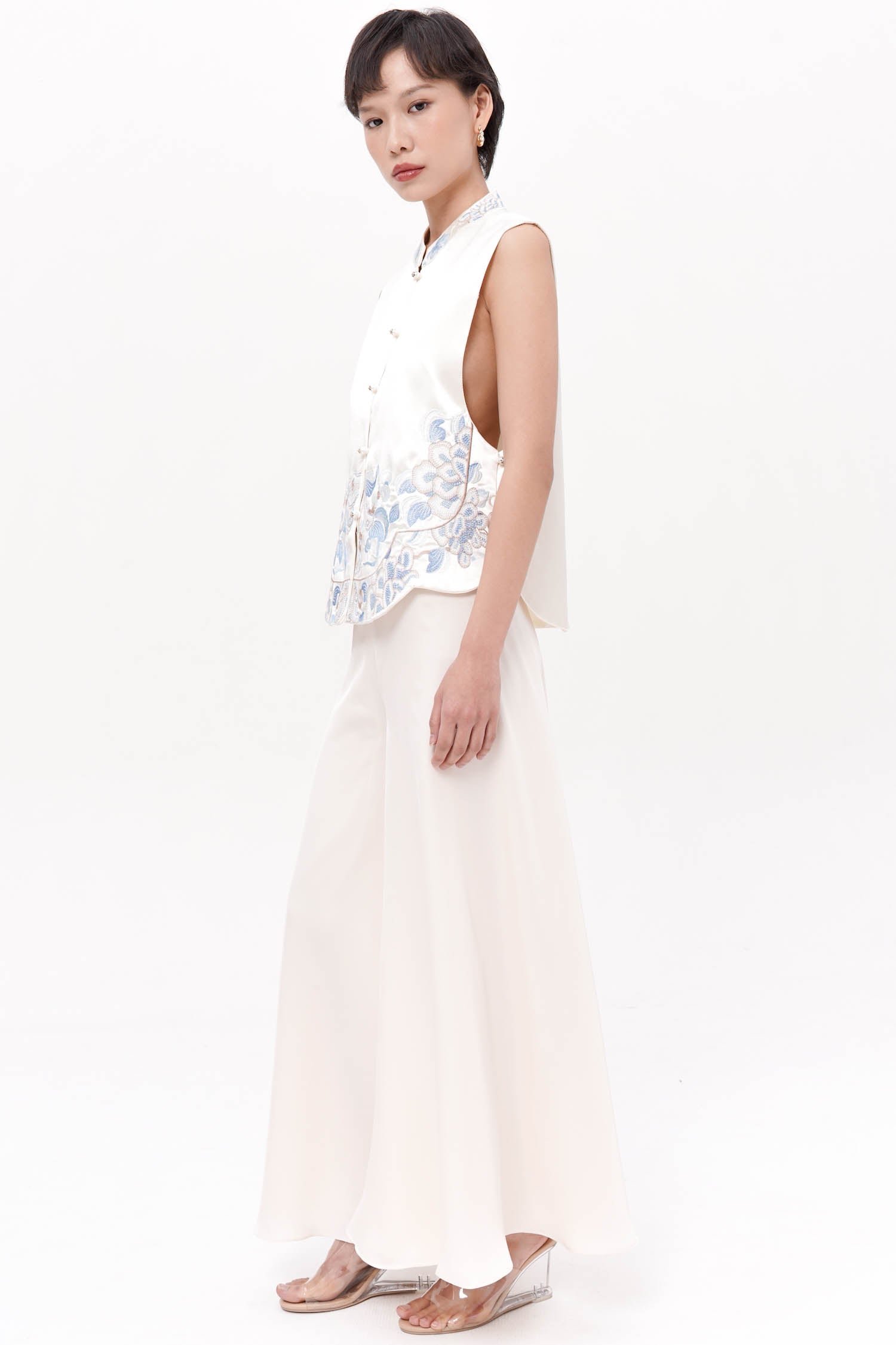 Ruhai Qipao Vest In White-Blue