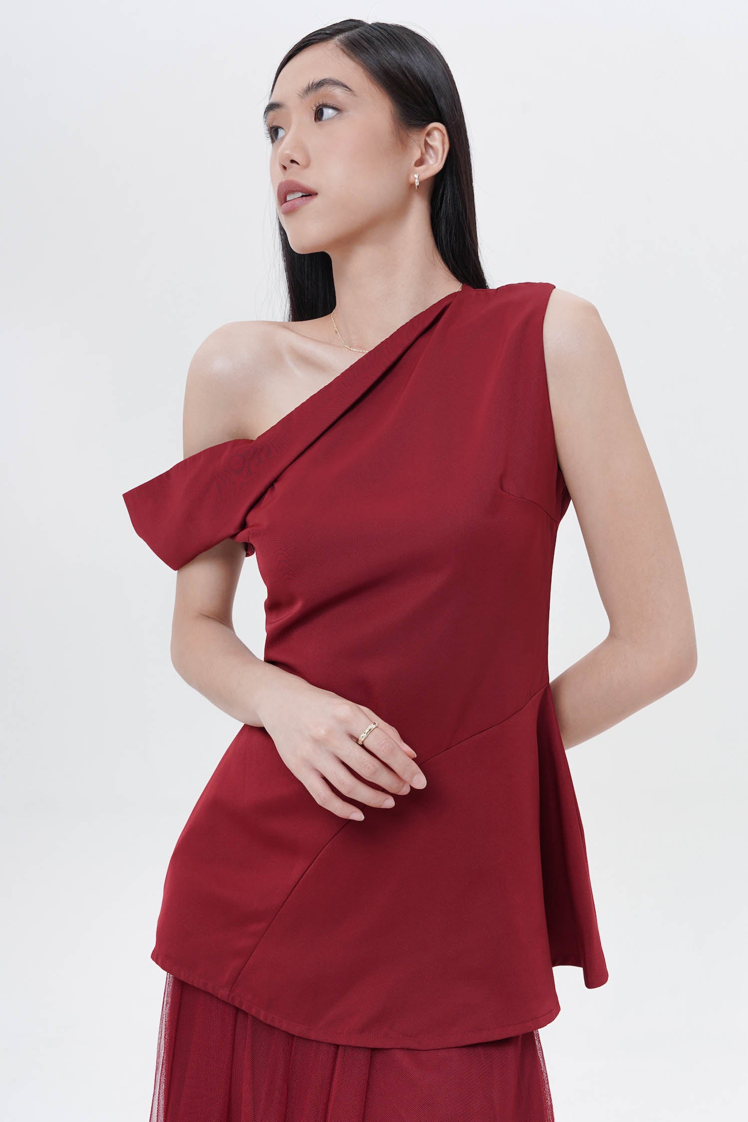 Mokki One-Shoulder Top In Maroon