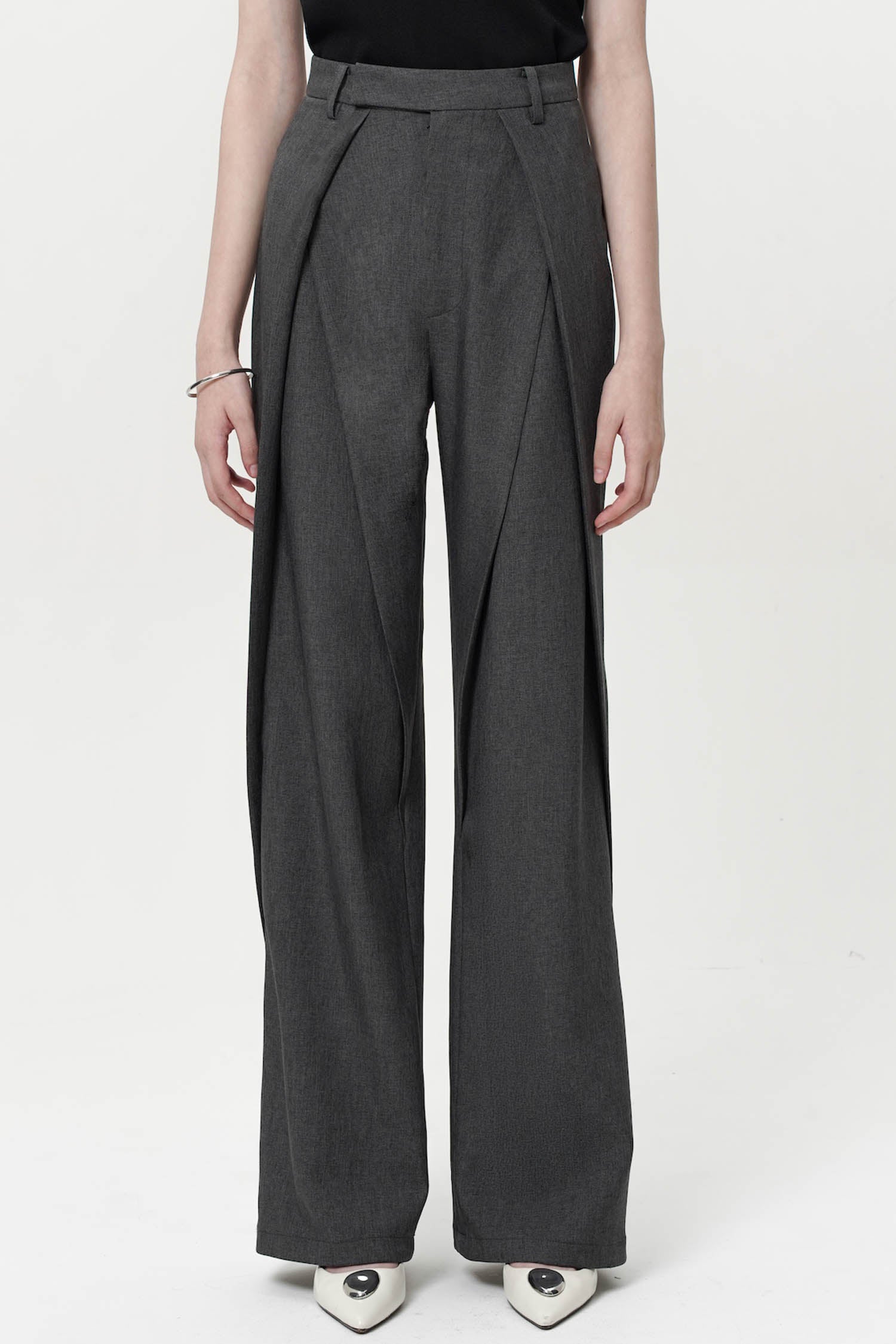 Eren Pleated Trousers In Ash Grey