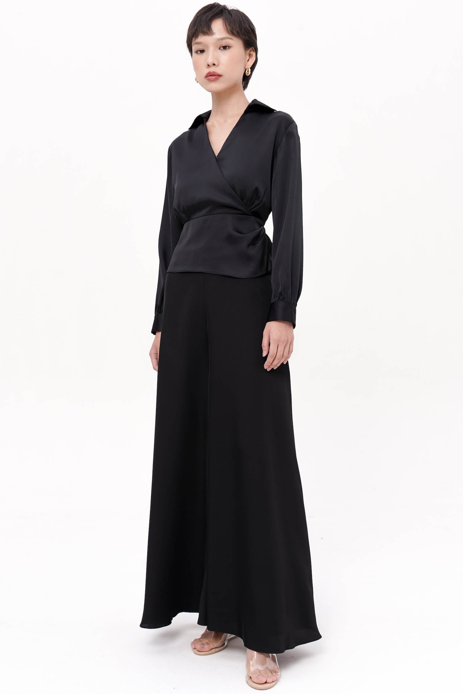 Iradia Wrap Top In Black