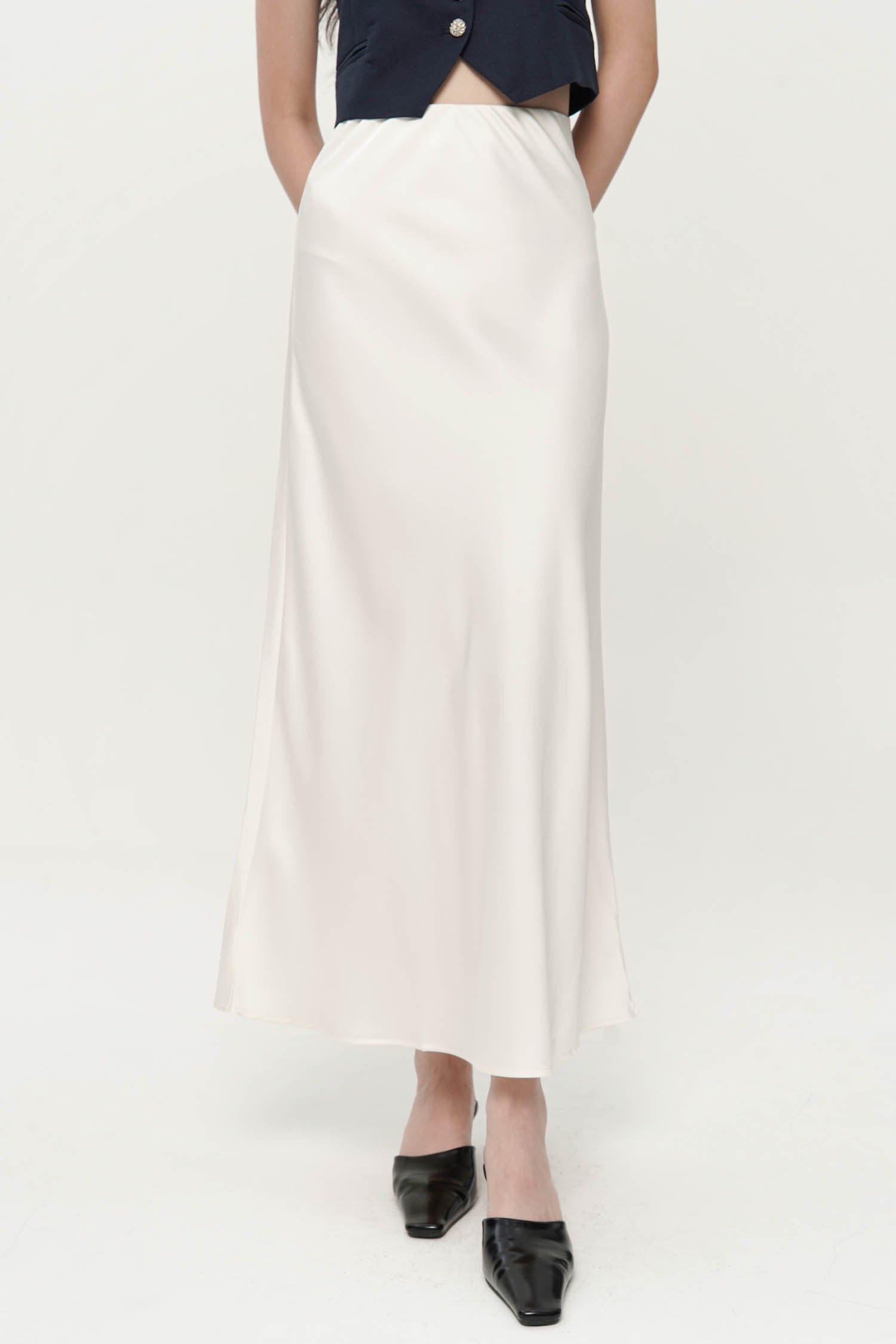 Betsy Satin Maxi Skirt In Broken White