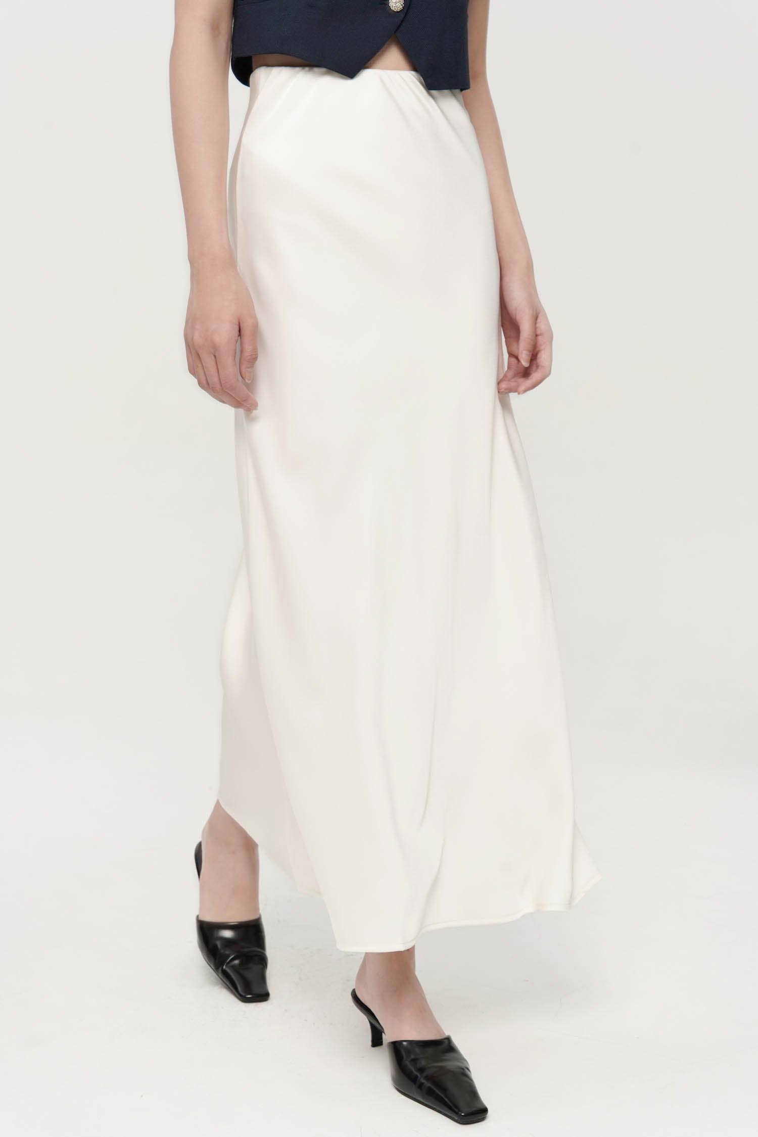 Betsy Satin Maxi Skirt In Broken White