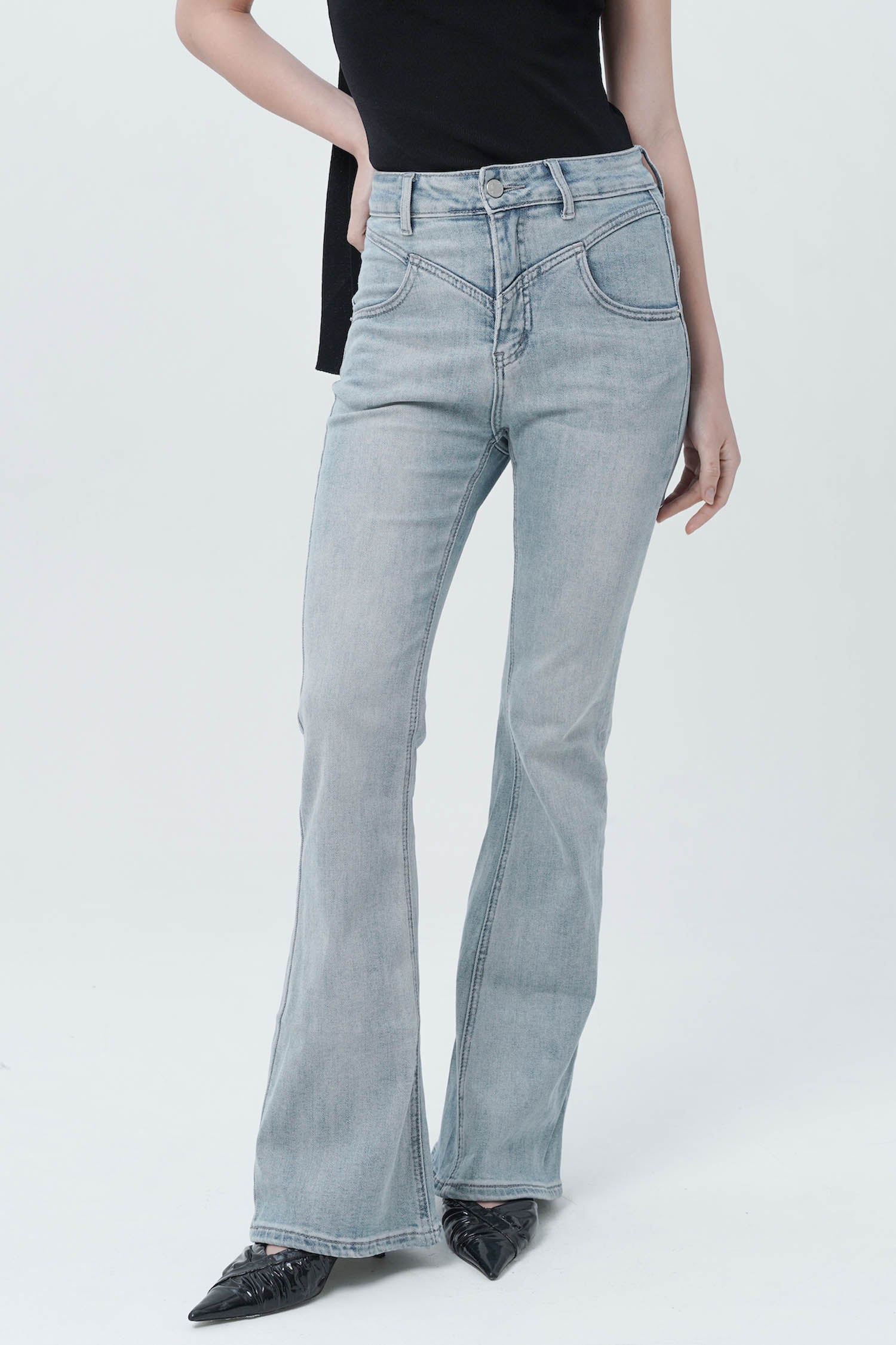 Jarrel Flared Jeans In Blue Wash