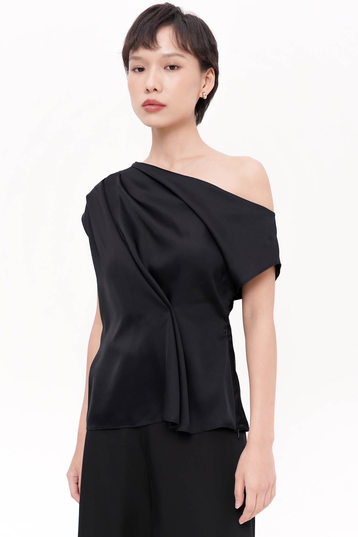 Richell Asymmetrical Top In Black