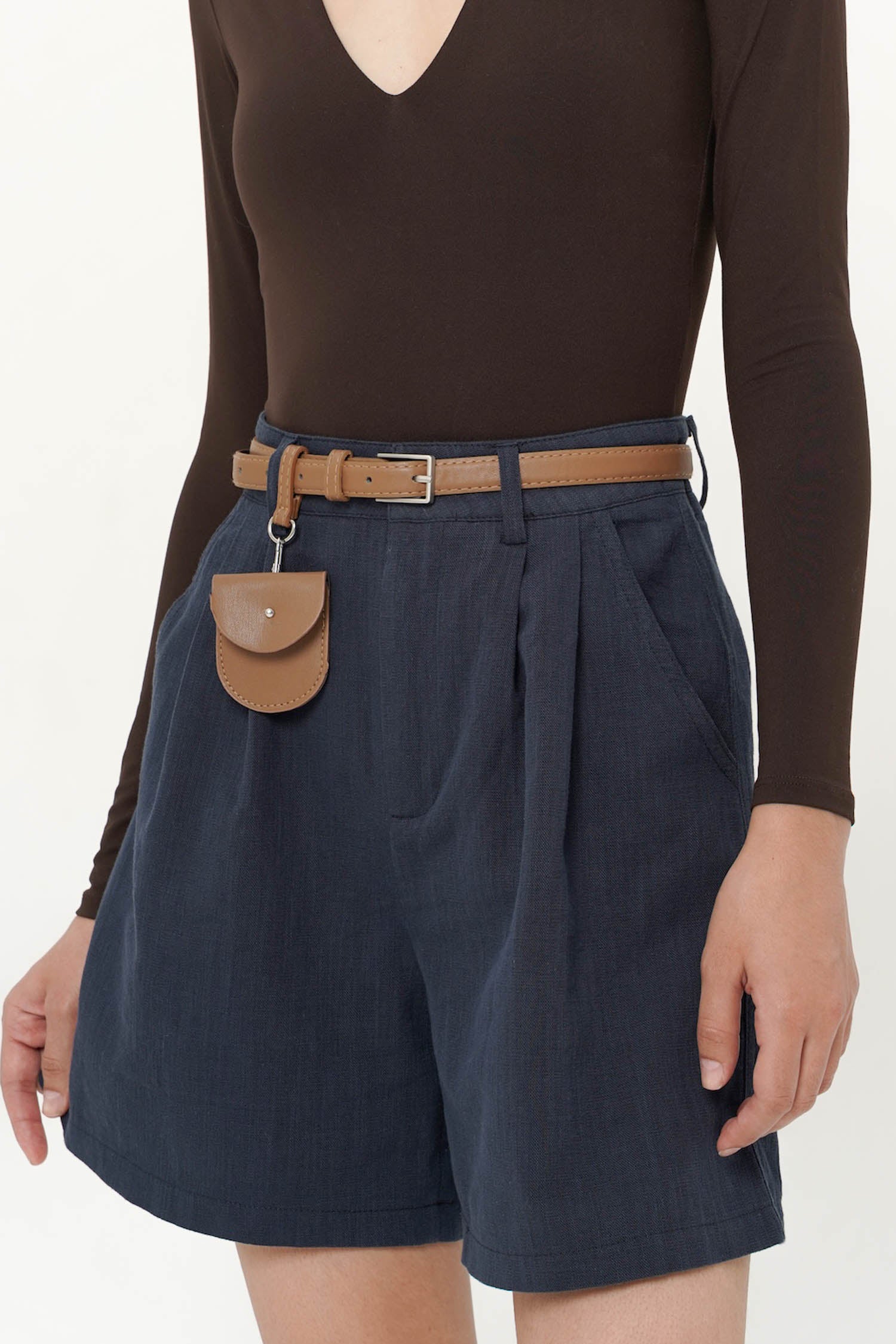 Piper Linen Shorts In Navy