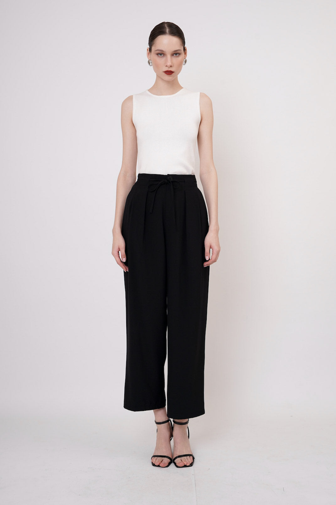 Cooper High-Waist Belted Pants In Black
